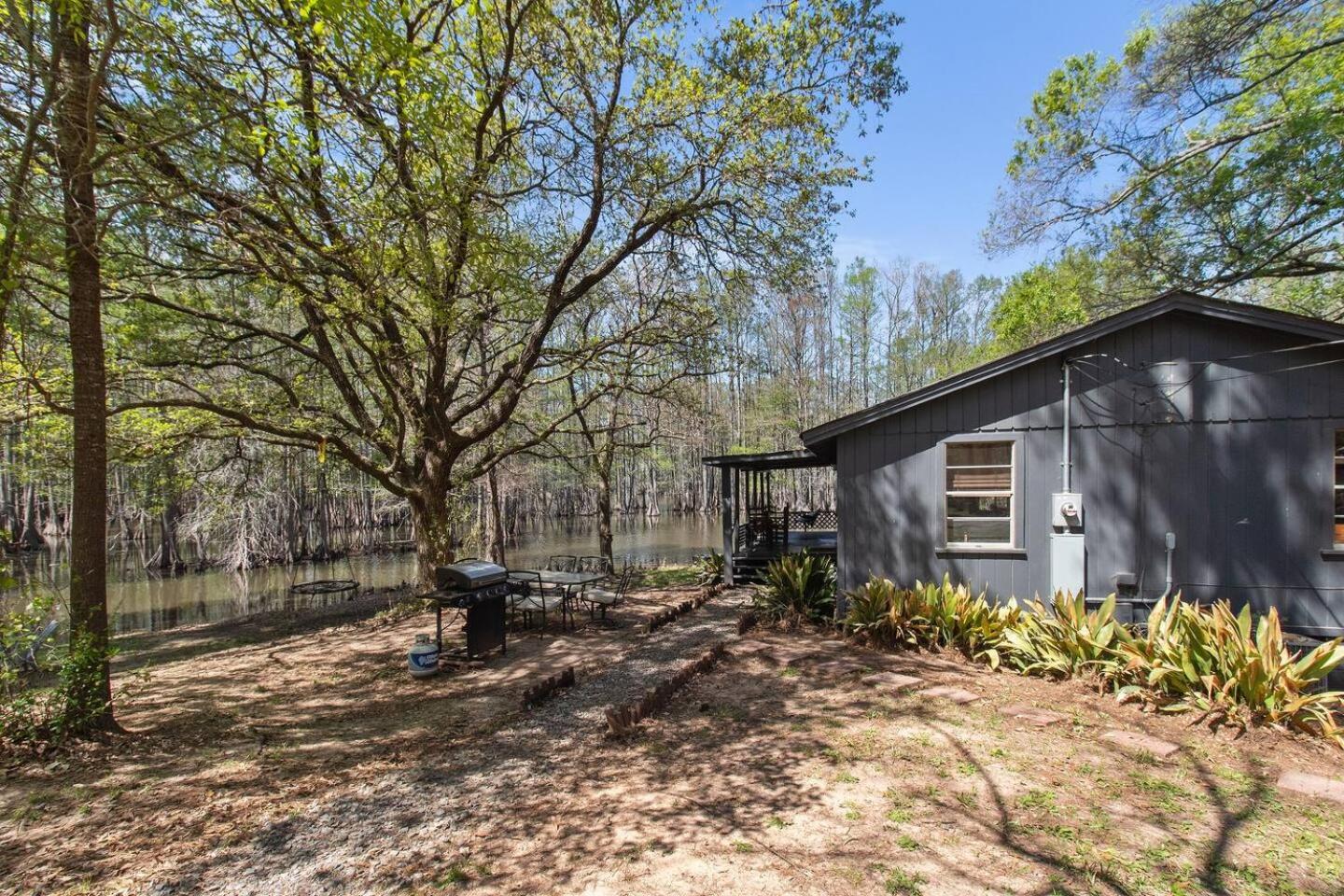 Emerald Cove Lakeside Cabin Paddle, Relax,Unwind view 4