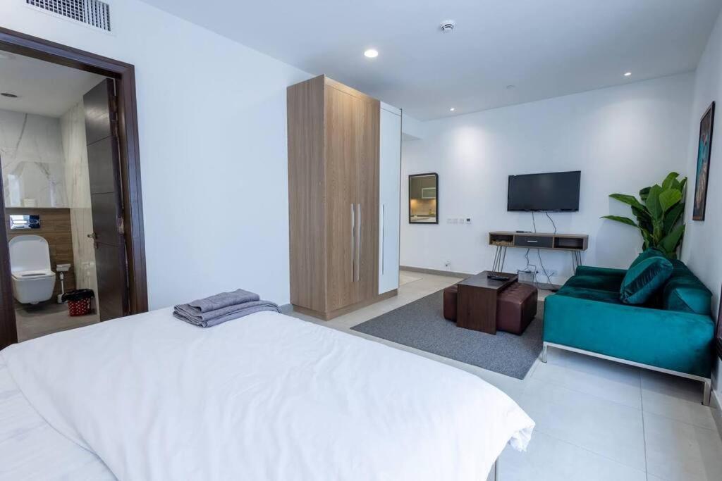 NoMad x ZN Living Studio Cozy DT DHA Phase 5 Pentasquare Garden Budget view 3