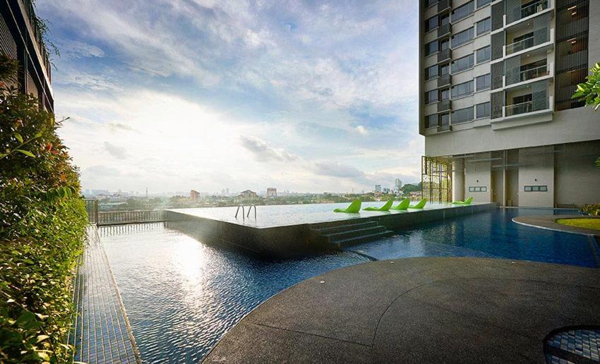 Sky Pool Luxury Suite