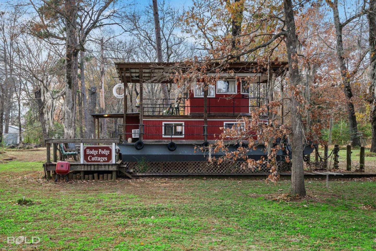 Shipwreck with upper deck, Dock Access, Kayaks in Karnack, US