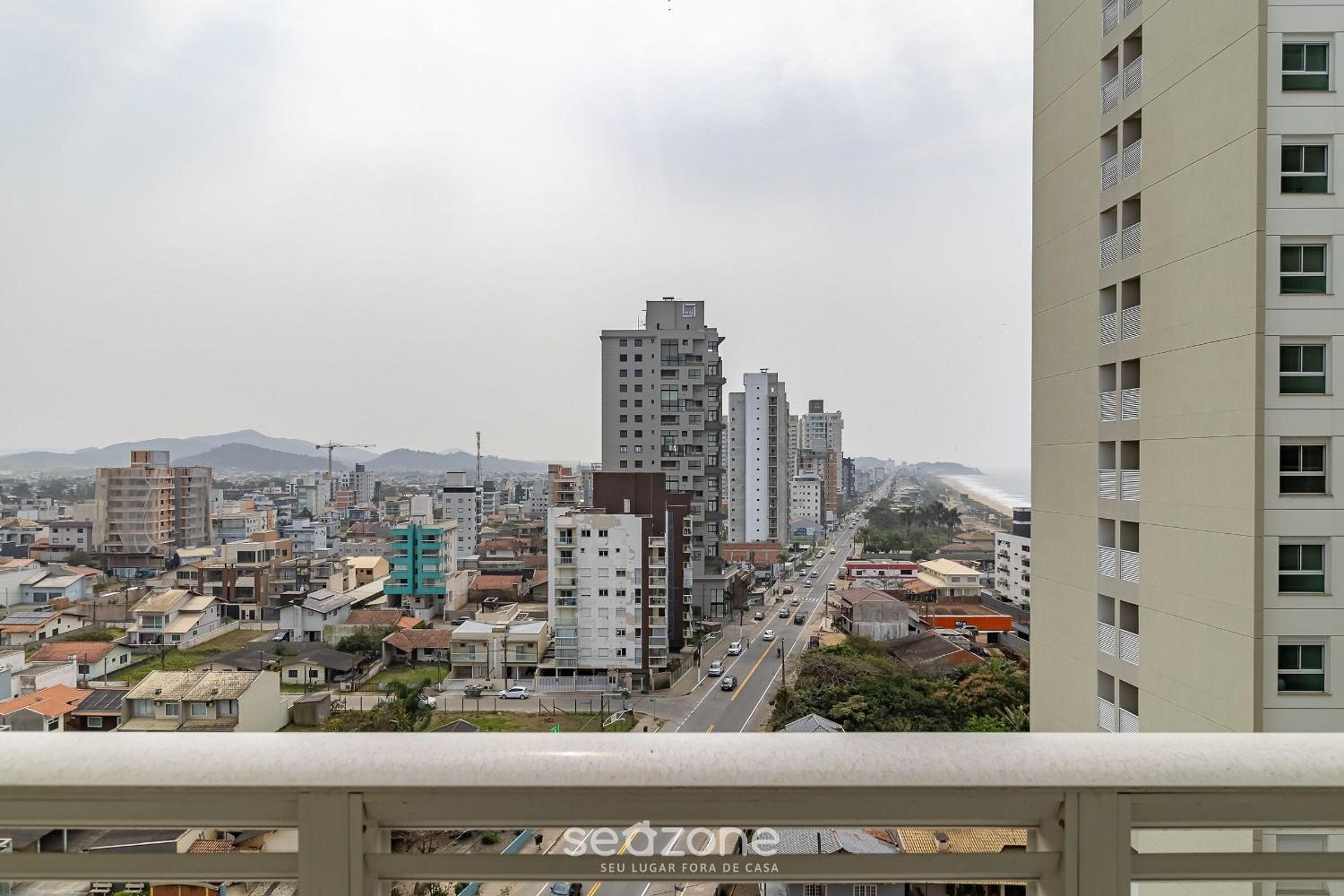 Seafront condominium with pool - SHC