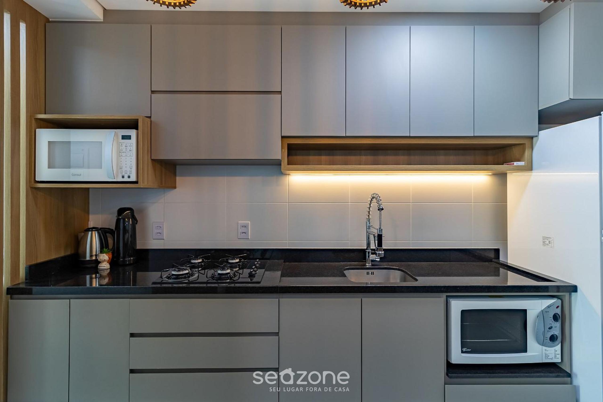 Seafront condominium with pool - SHC