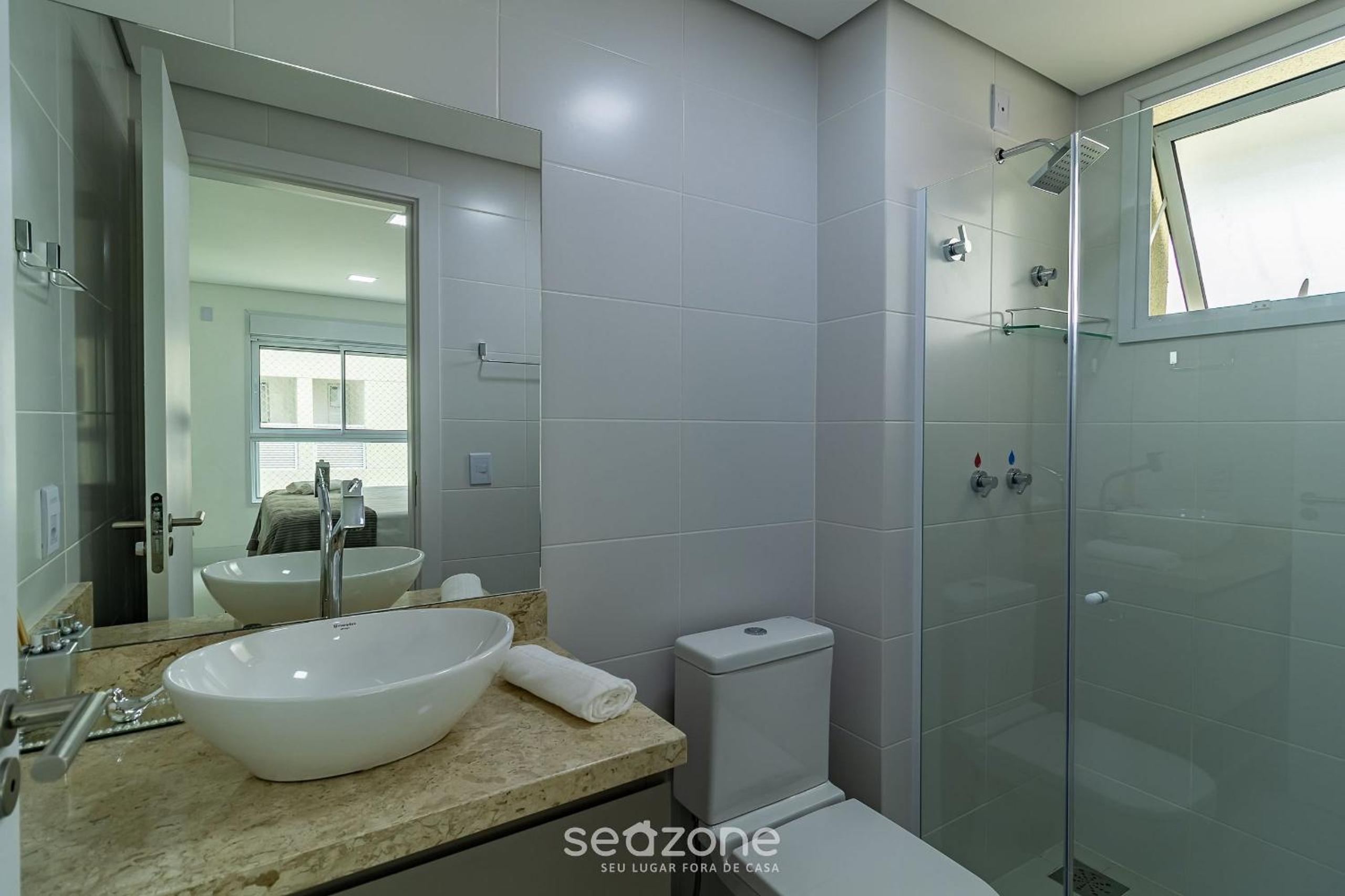 Seafront condominium with pool - SHC