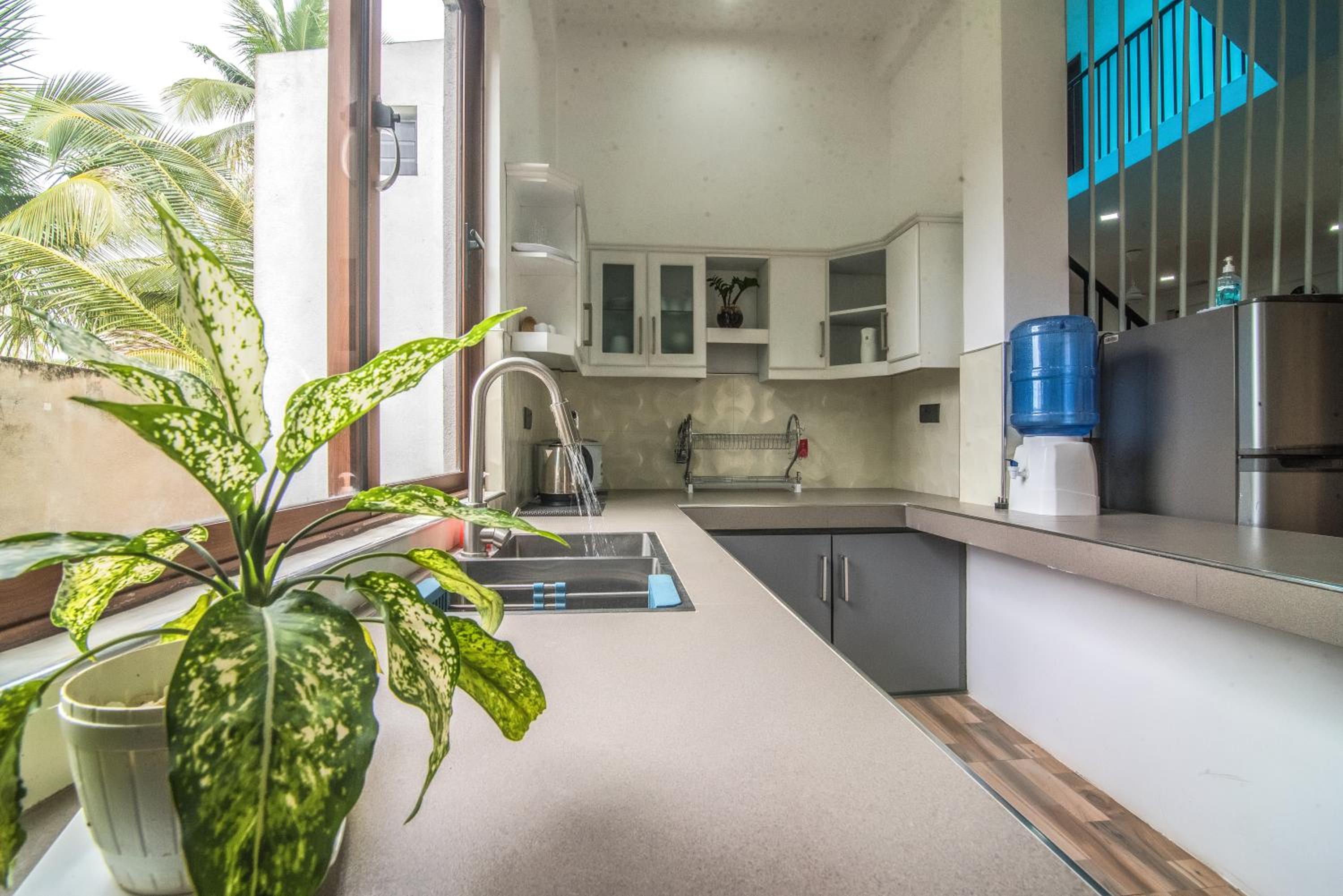 LEO-BREEZE Apartments view 5