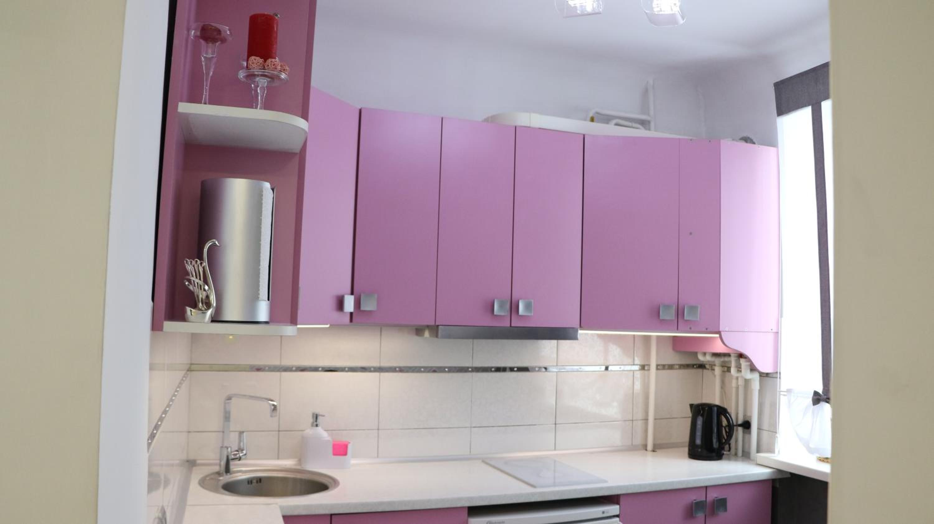 GoRent Small Lux Apartment view 3