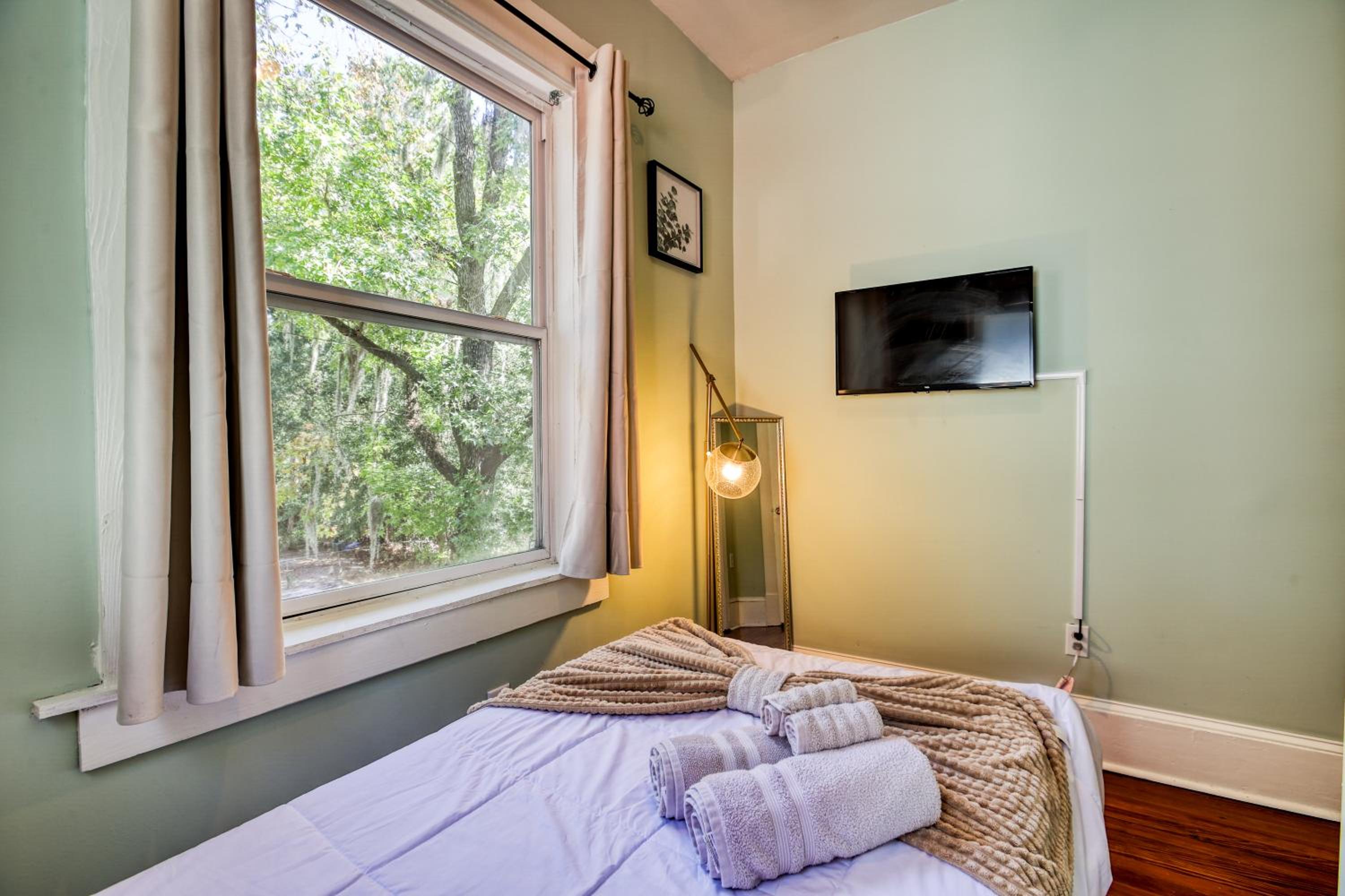 Spacious Home Near Starland, River St & DT - Arcade