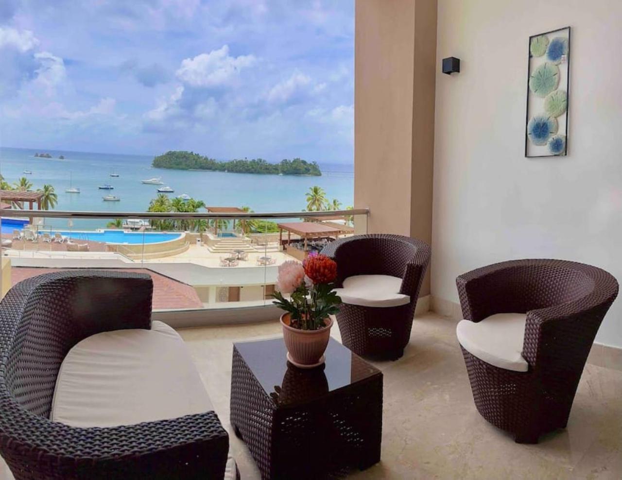 Stunning Bay View Condo, Pool view 3