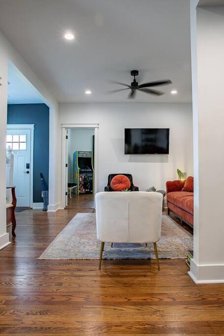 Top Walk score! Prime Westport Midtown Location! view 5