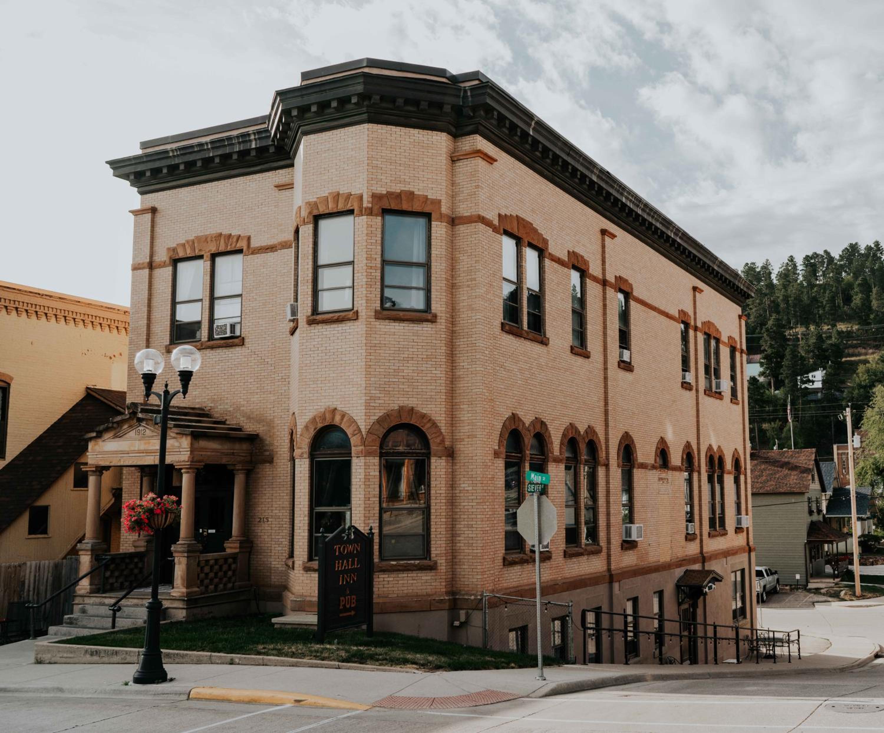 Town Hall Inn