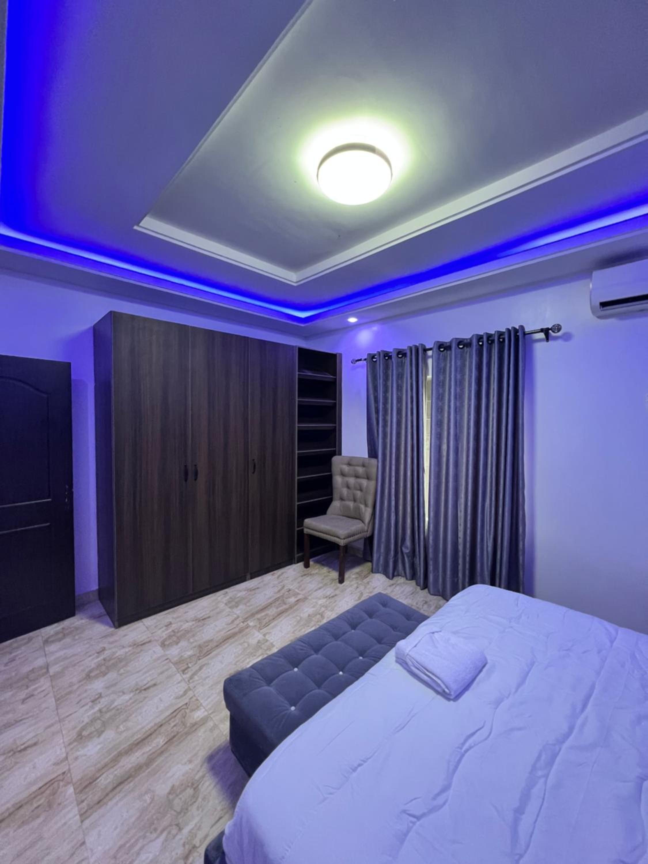 Luxury 2 bed apartment in lekki view 3