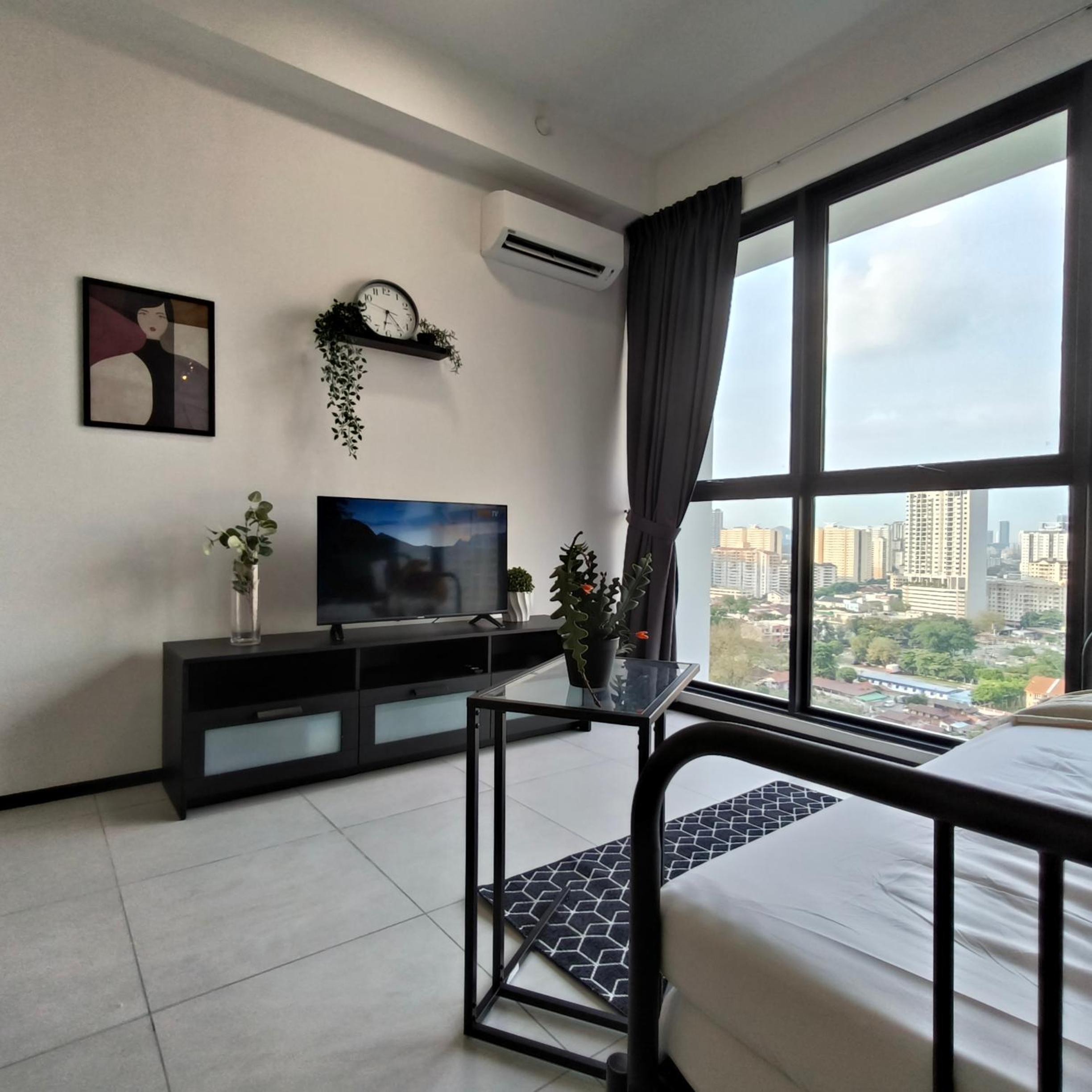 New Comfy Urban Suite Homestay at Georgetown for family by Urban Staycations LOD COSY photo 3
