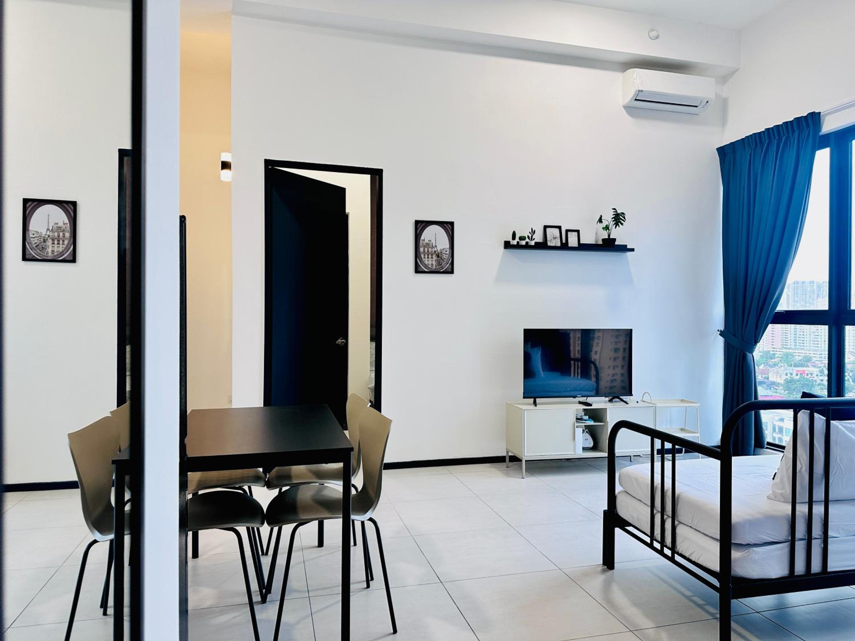 New Comfy Urban Suite Homestay at Georgetown for family by Urban Staycations LOD COSY photo 5