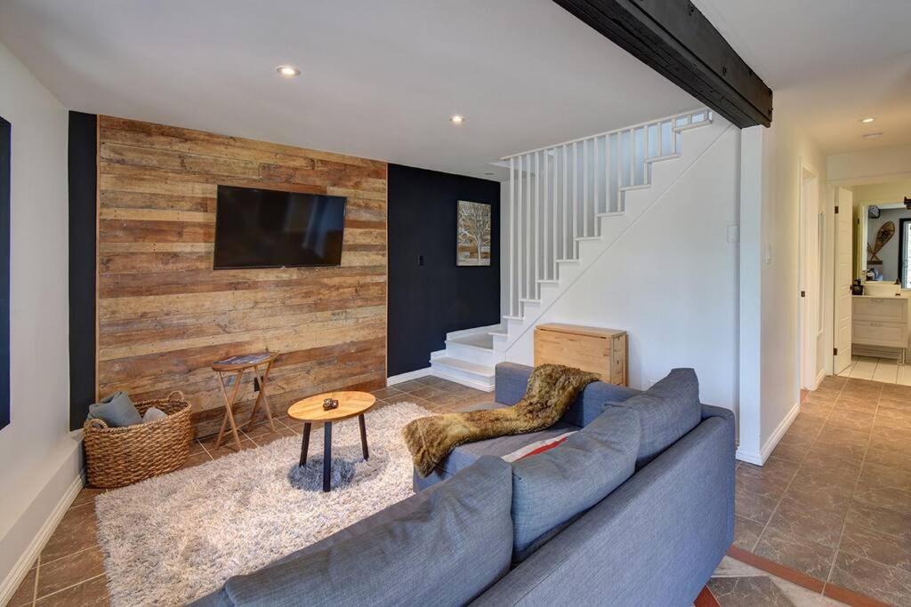 Modern Luxurious Nordic Chalet Private Jacuzzi