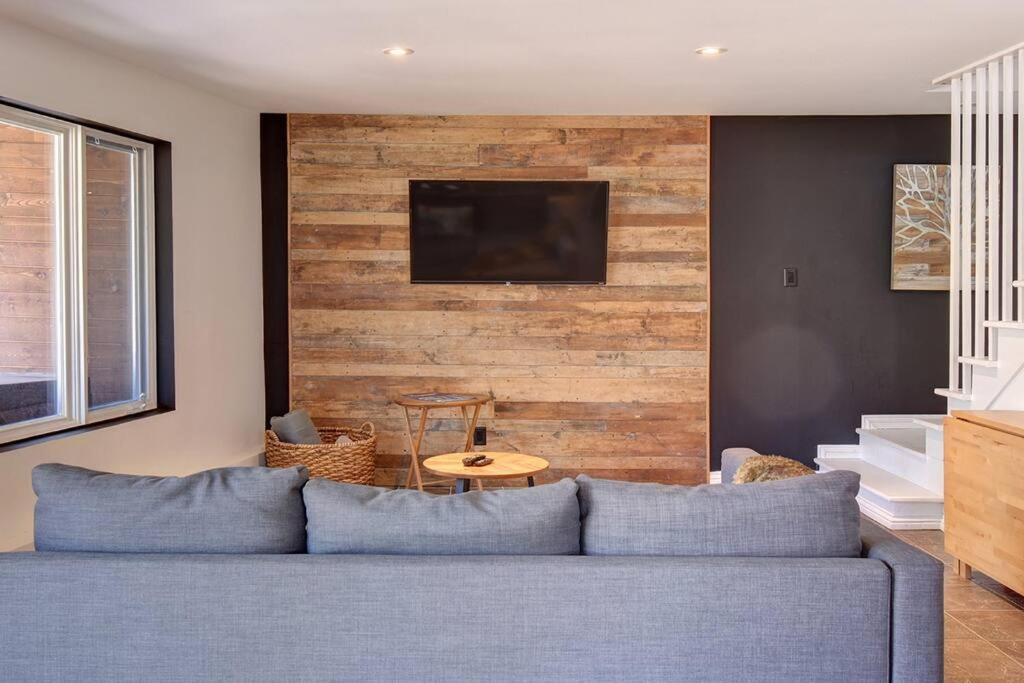 Modern Luxurious Nordic Chalet Private Jacuzzi