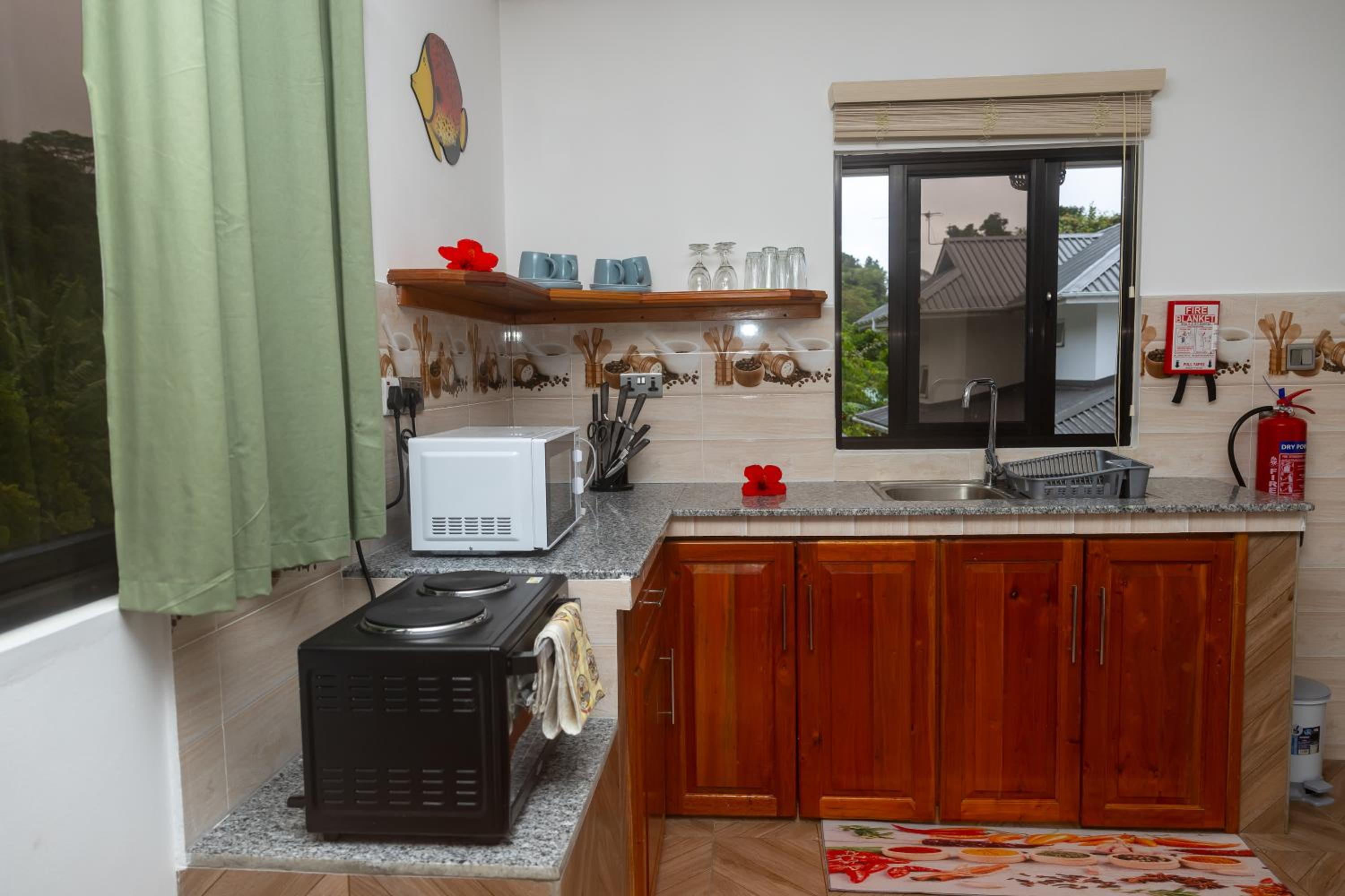 LA Apartments photo 4