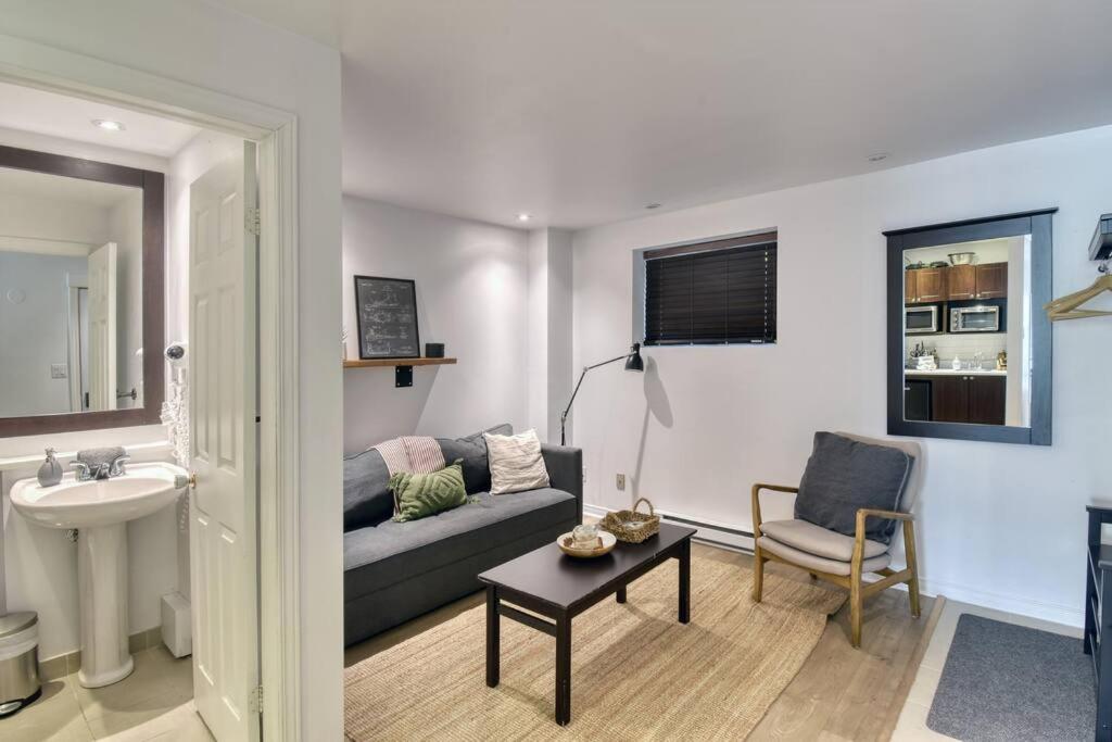 Hotel du Lac Tremblant Cozy Lake View Loft
