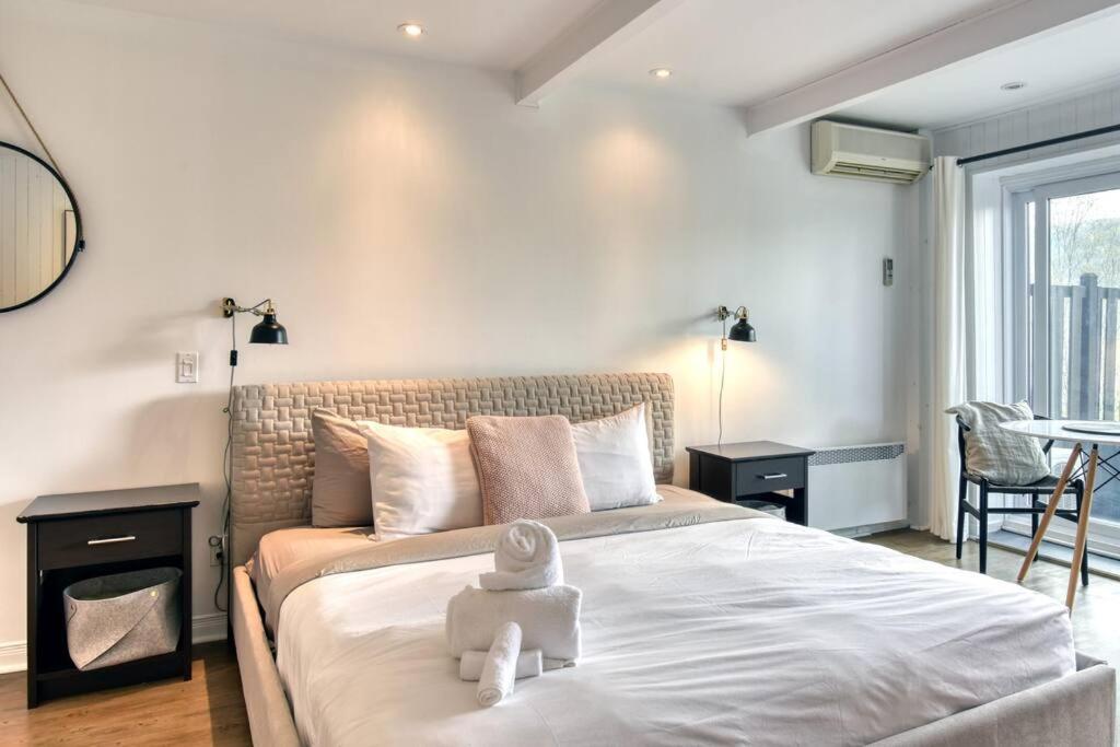Hotel du Lac Tremblant Cozy Lake View Loft