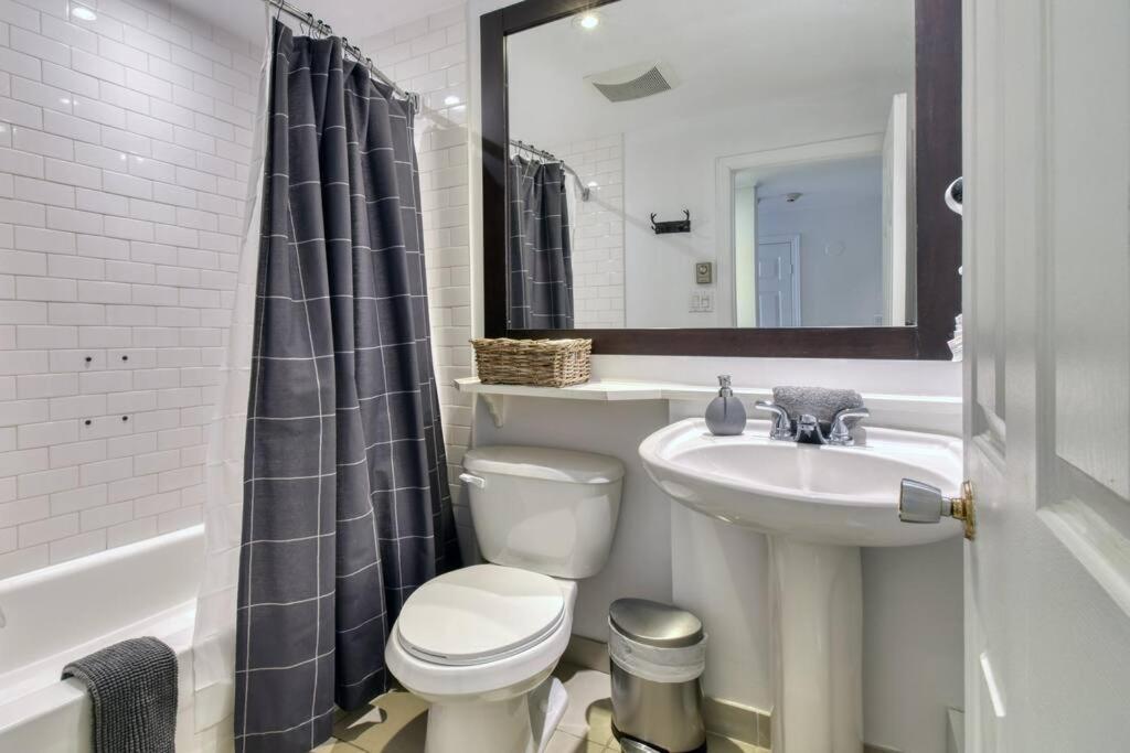 Hotel du Lac Tremblant Cozy Lake View Loft