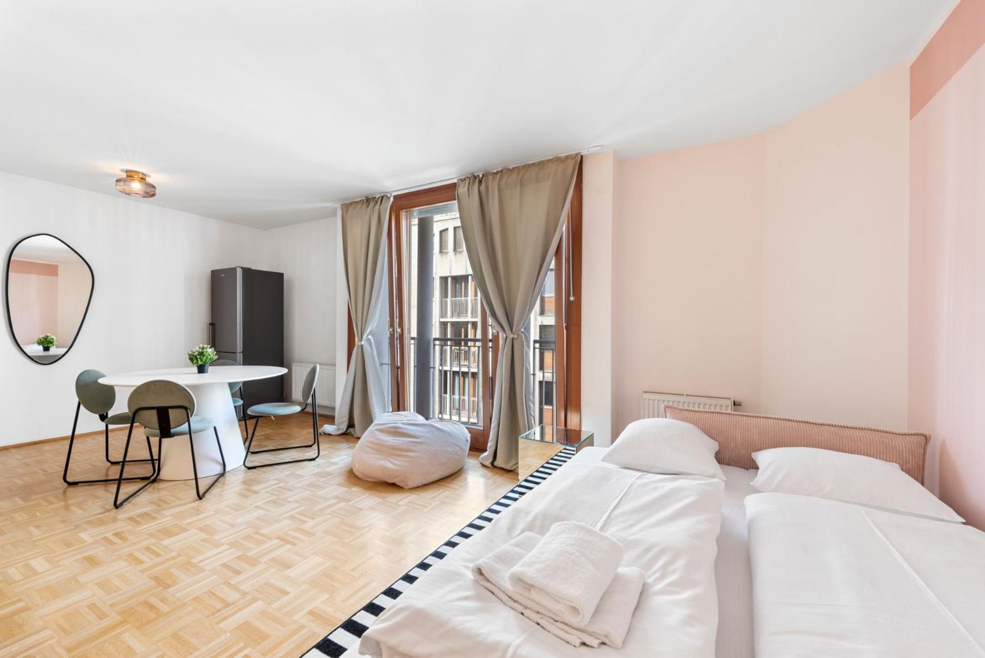 Naschmarkt City Apartment is Calling