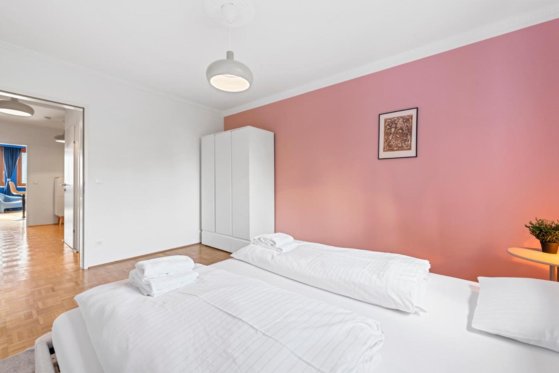 Naschmarkt City Apartment is Calling