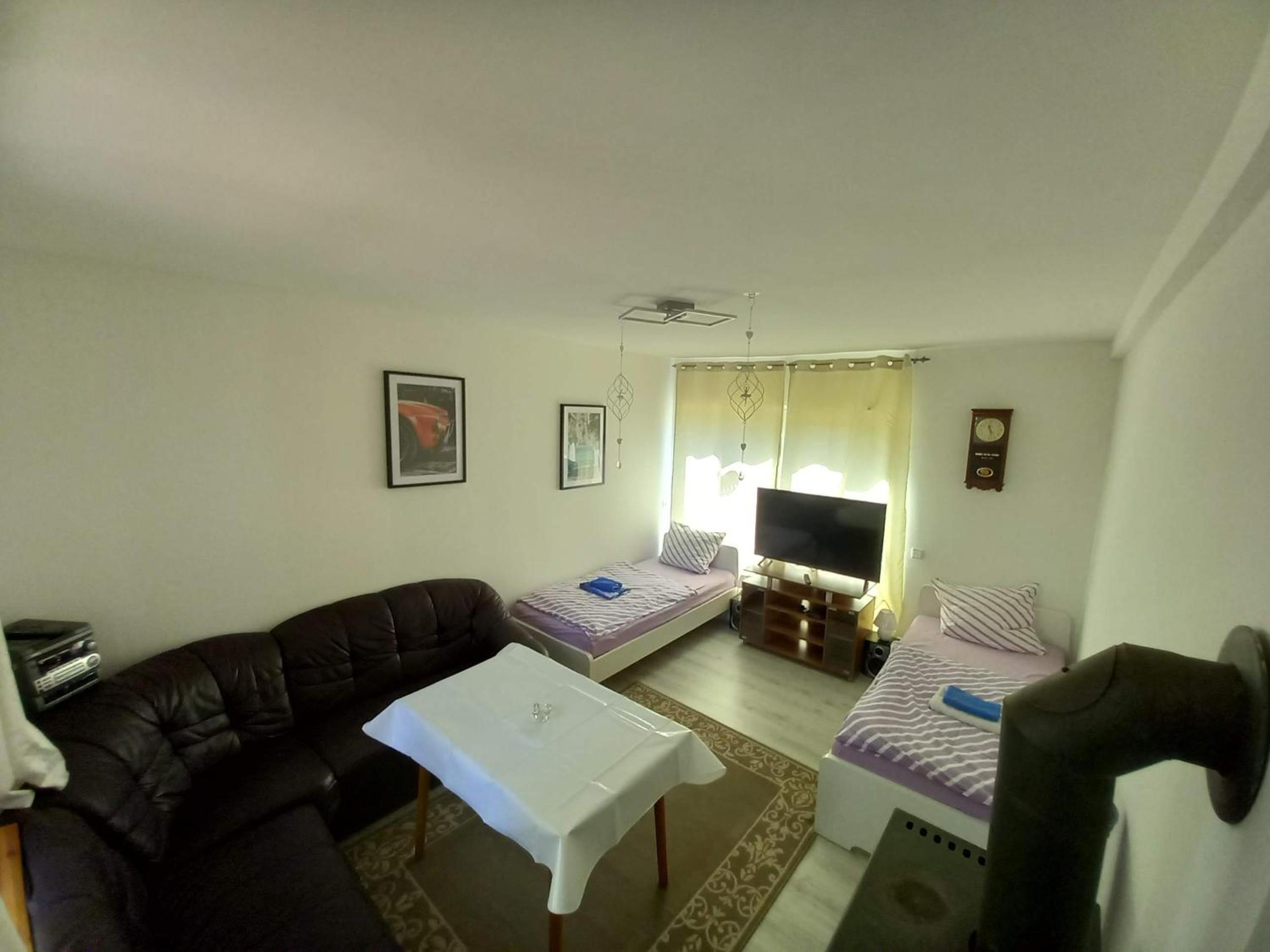Monteur- Ferienwohnung für 5 Pers Gartenhaus