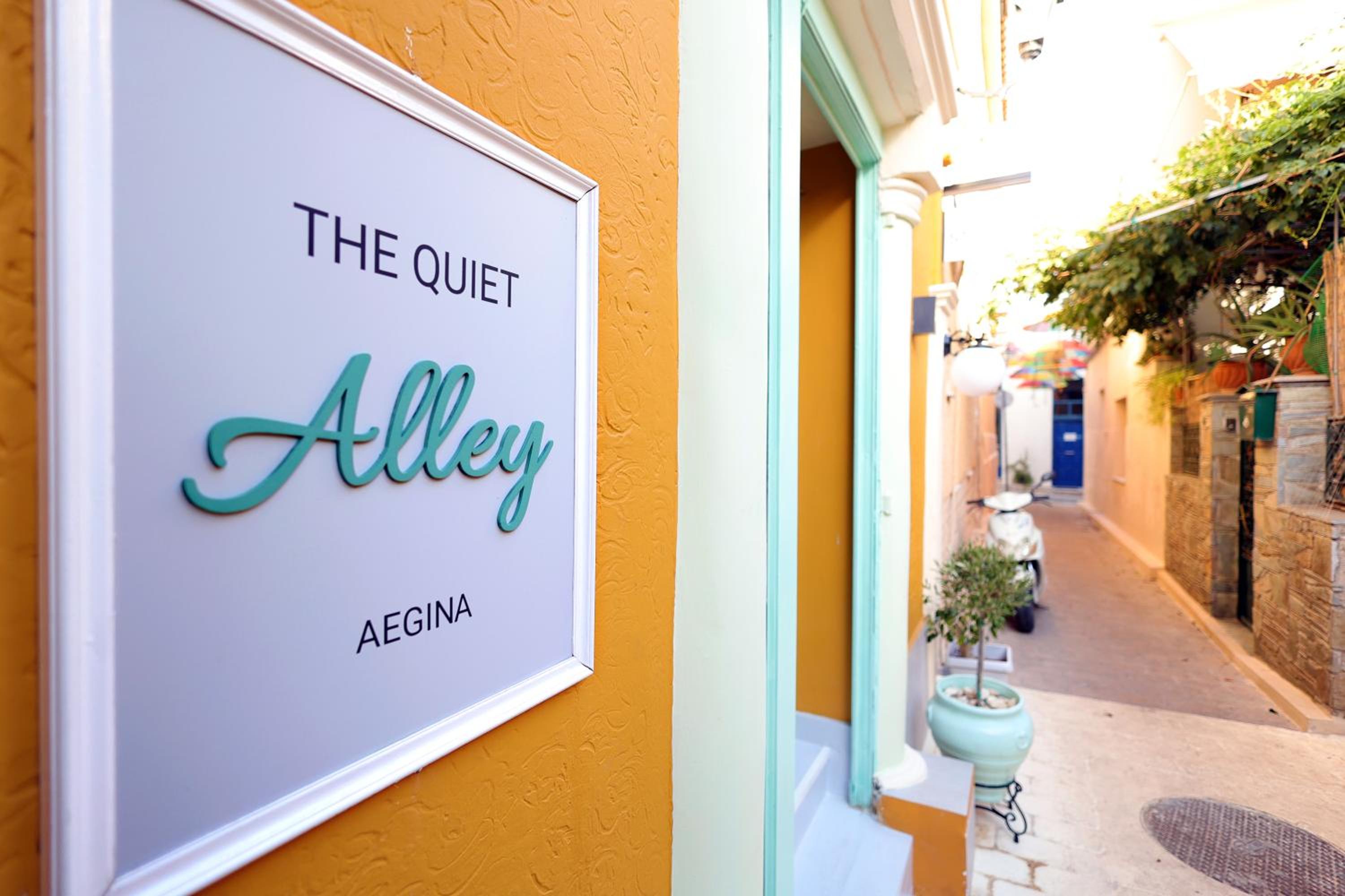 The Quiet Alley Studios Aegina view 4