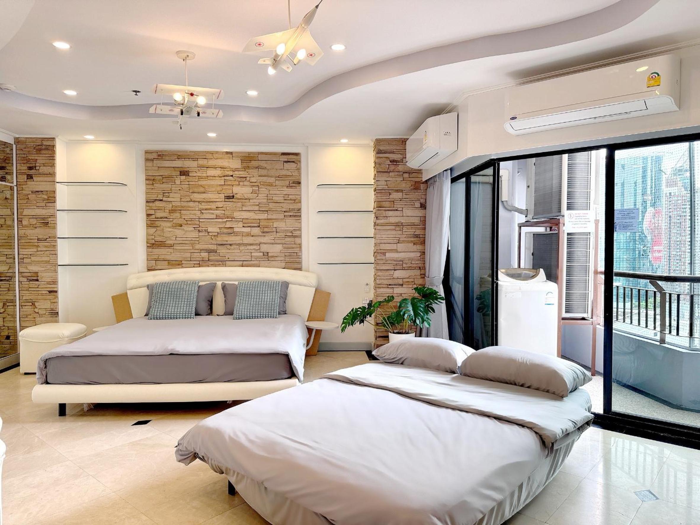 Center Bangkok Suite next to Platinum mall