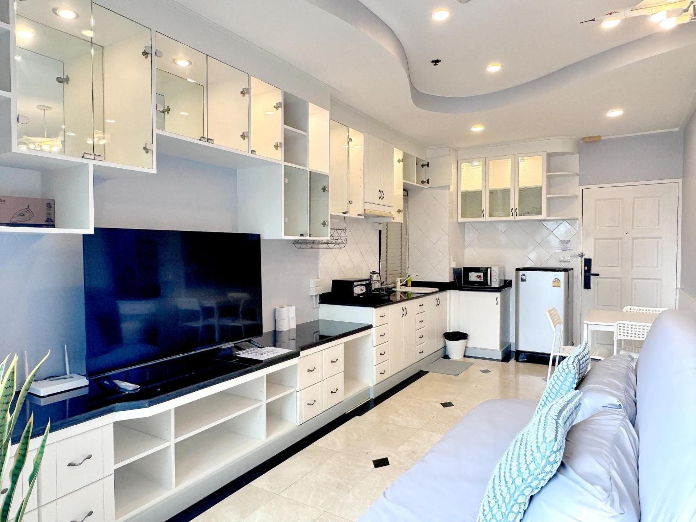 Center Bangkok Suite next to Platinum mall