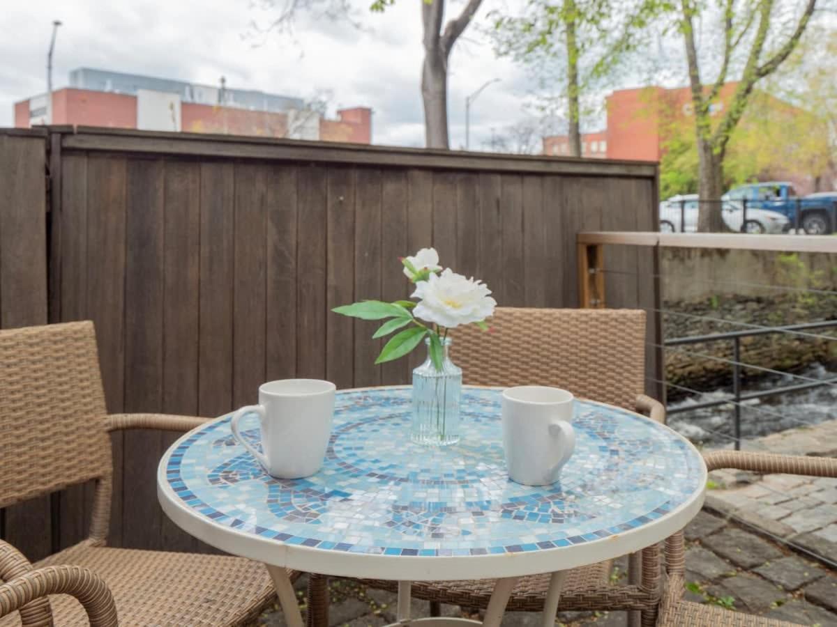 Jennifer's Historic Riverfront Loft Private Patio