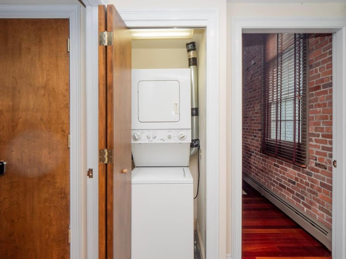 Jennifer's Historic Riverfront Loft Private Patio