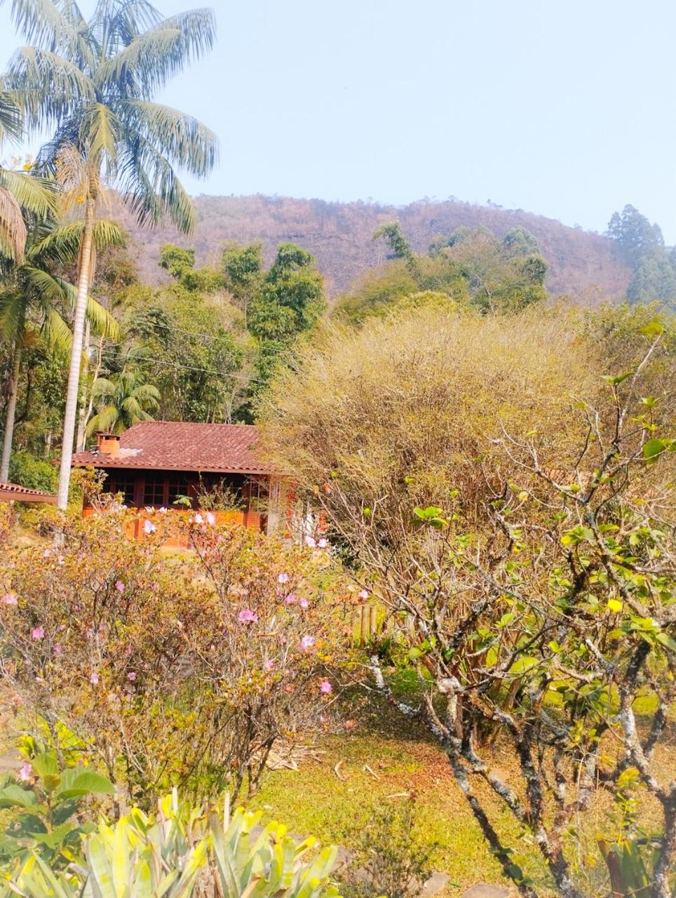 Casinha mística nas montanhas em São Pedro da Serra