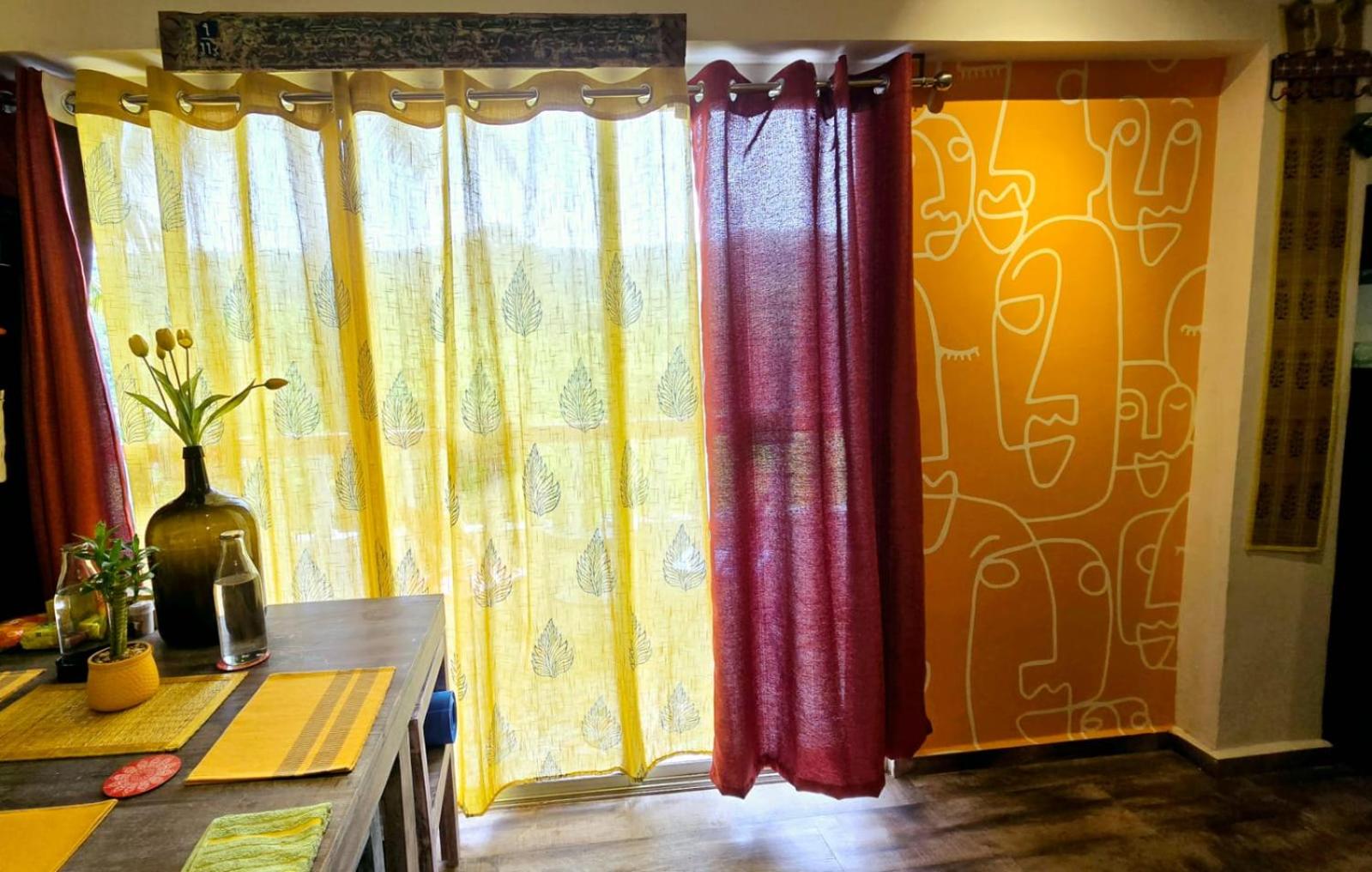 Salaam Namaste, Arpora-Mountain View
