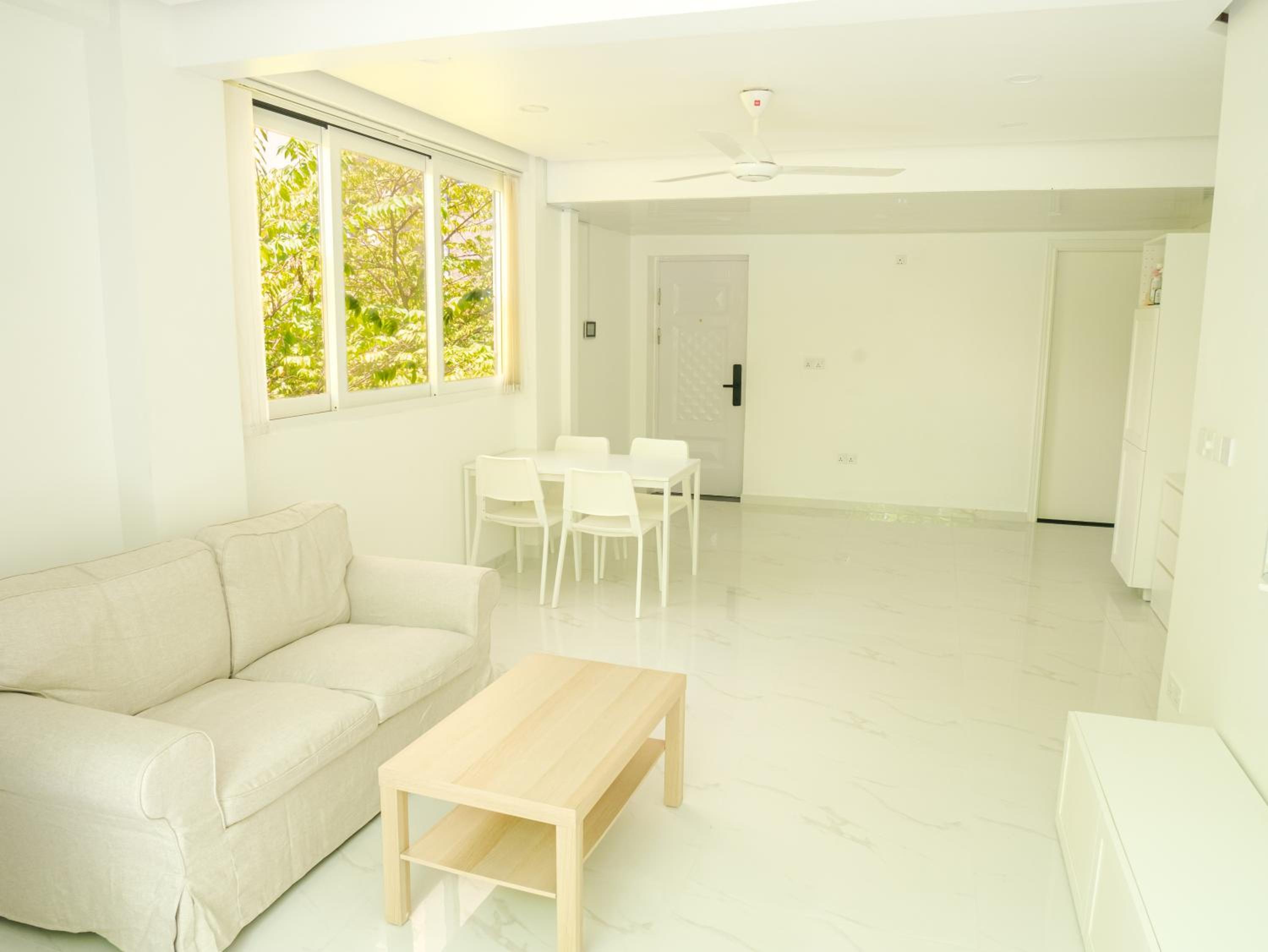 Beachfront Apartment photo 2