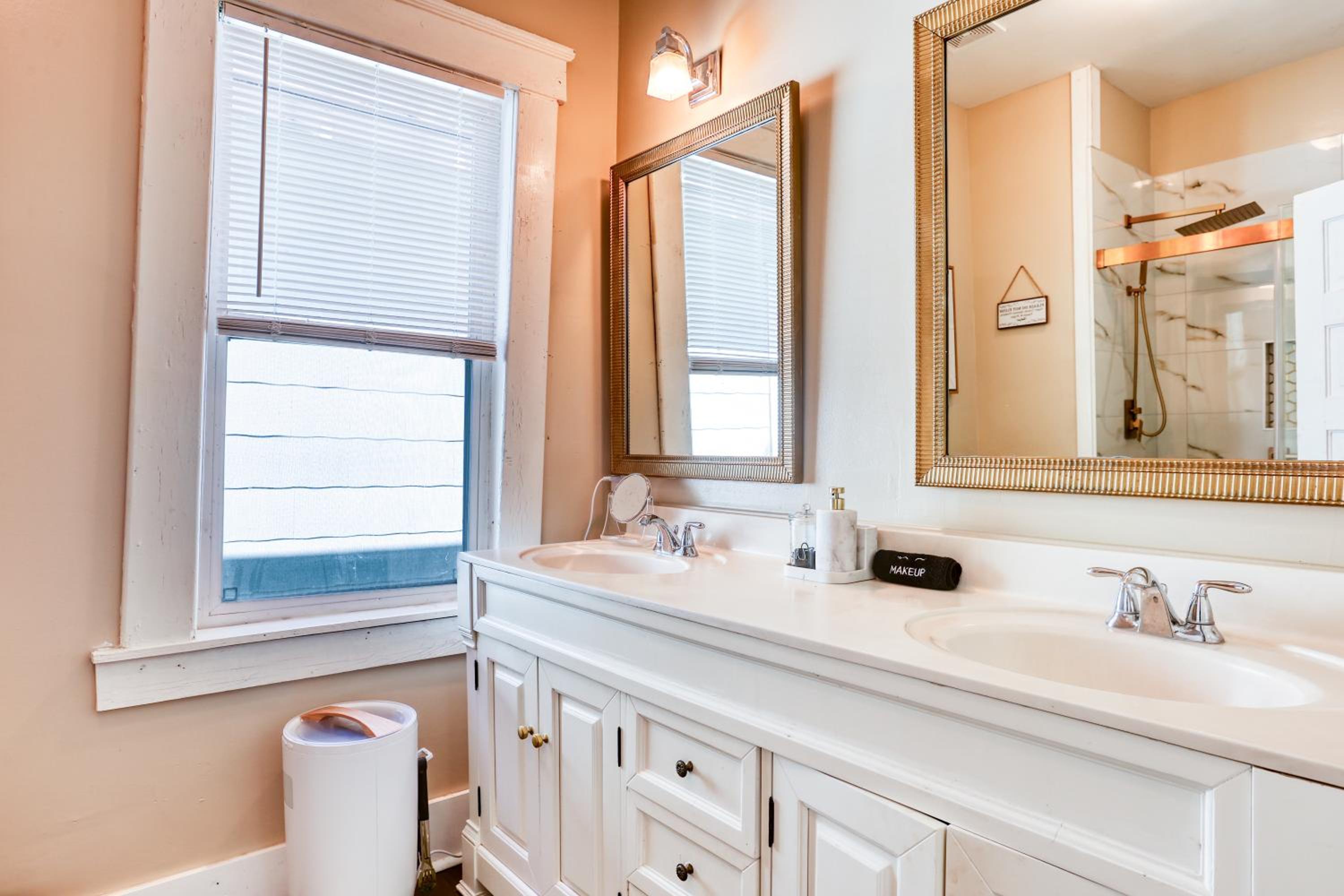 Spacious Home Near Starland, River St & DT - Arcade