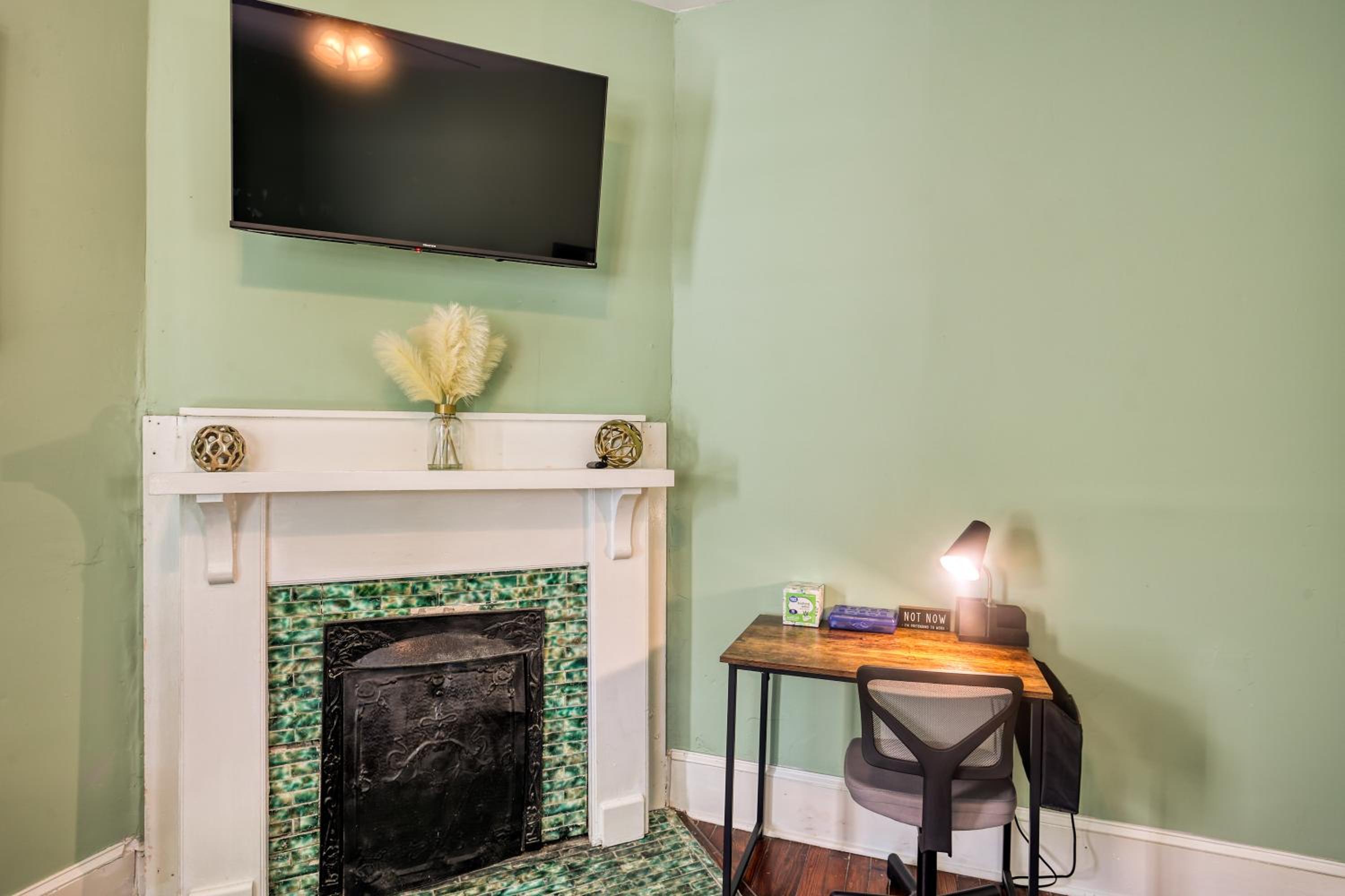 Spacious Home Near Starland, River St & DT - Arcade
