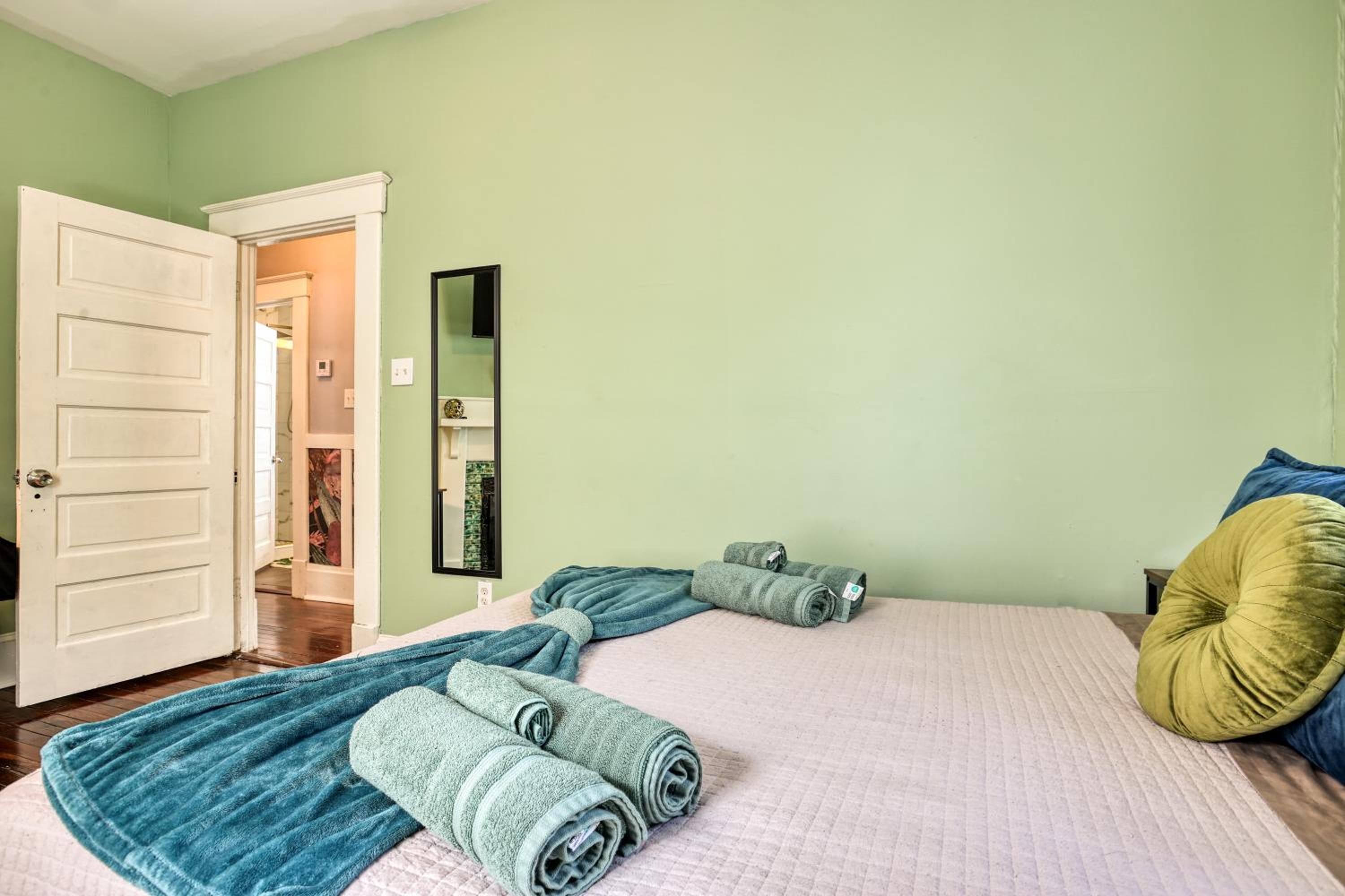 Spacious Home Near Starland, River St & DT - Arcade