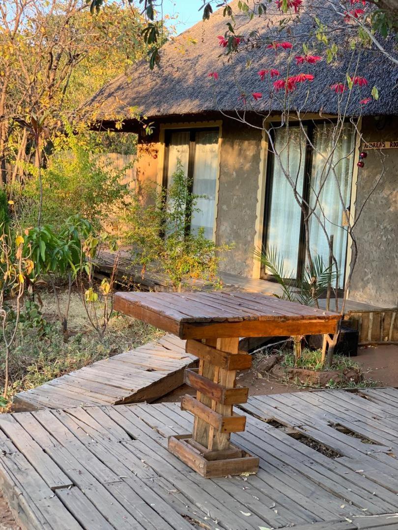 Jungle Breeze Home Stay