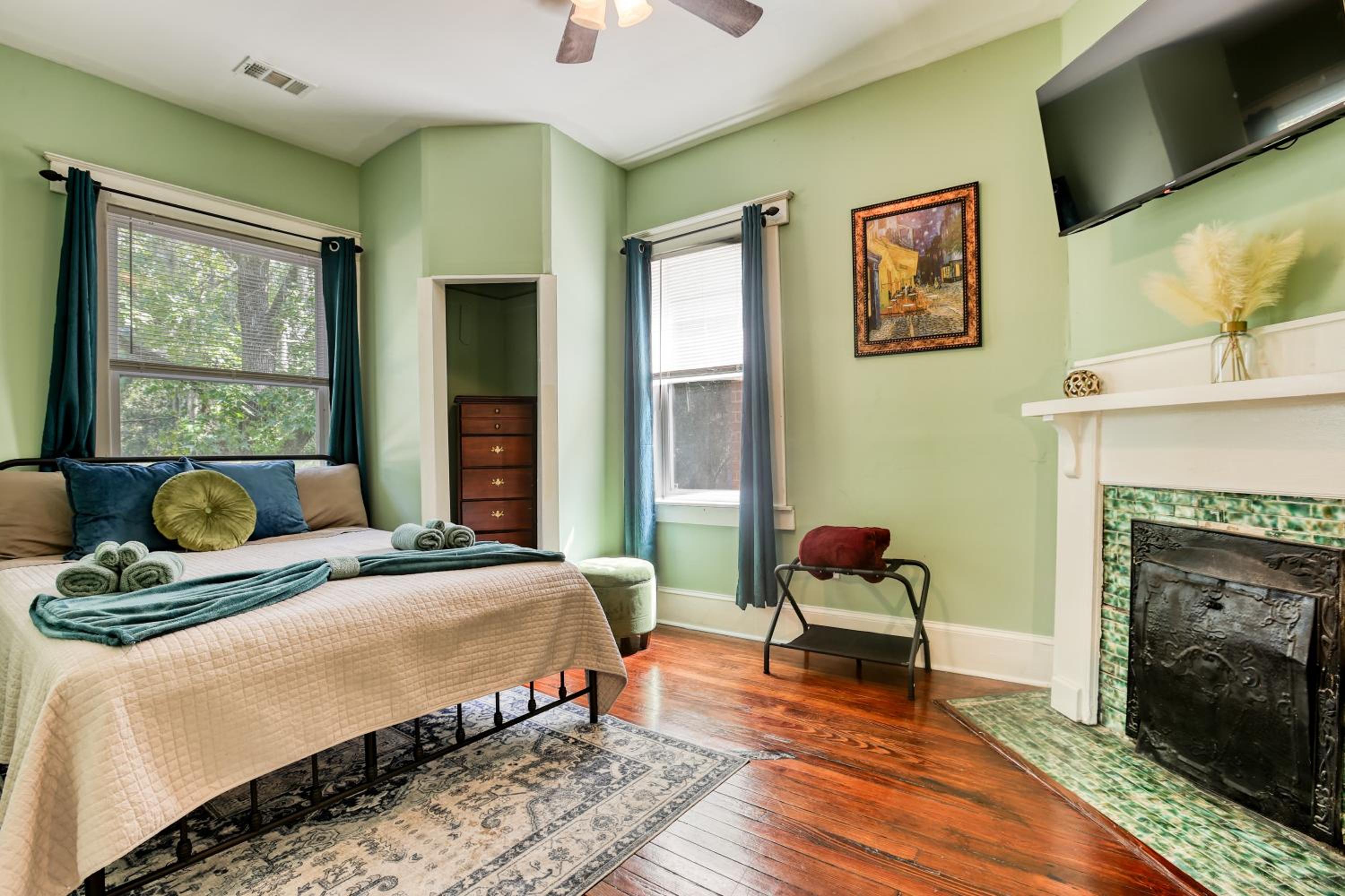 Spacious Home Near Starland, River St & DT - Arcade