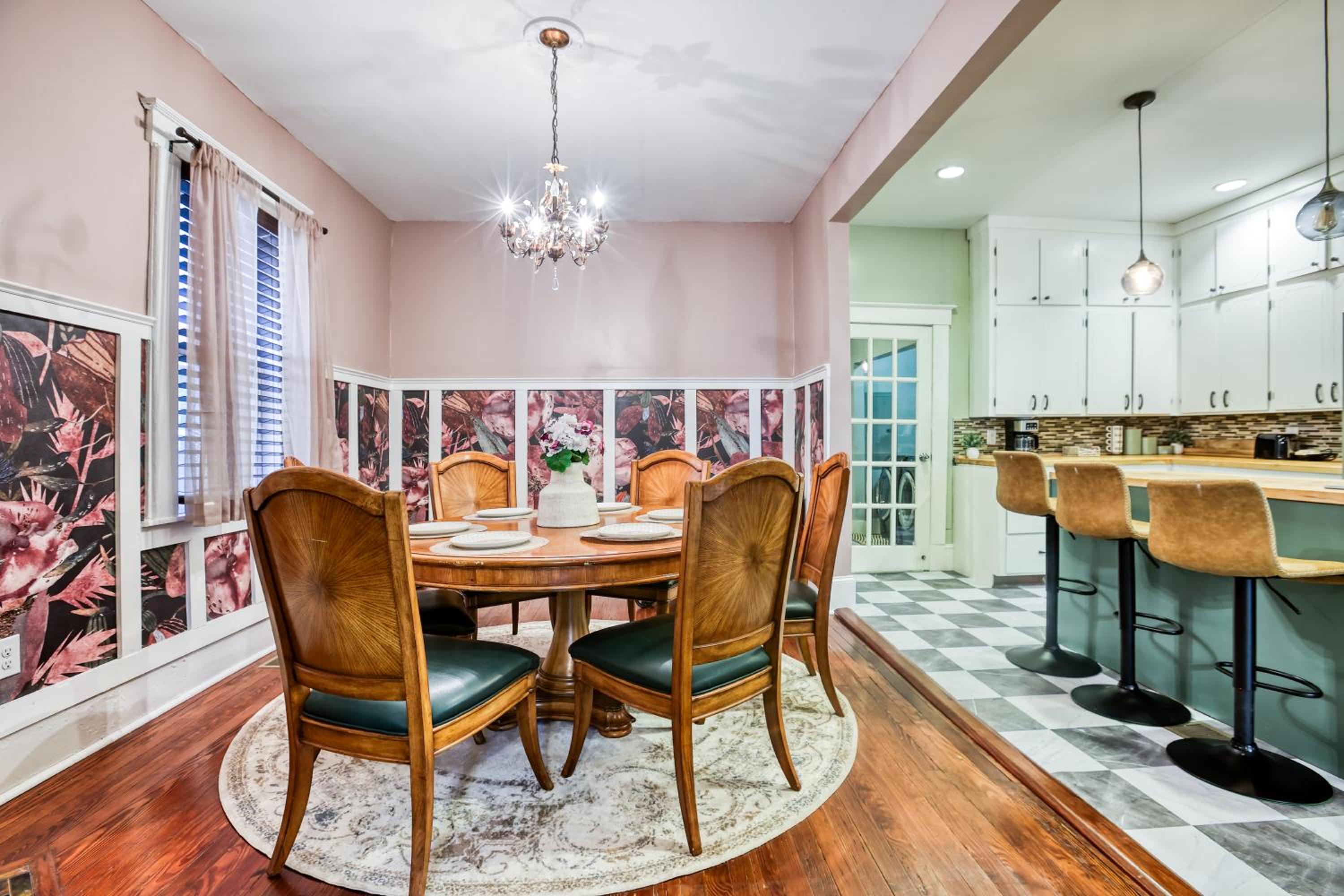 Spacious Home Near Starland, River St & DT - Arcade