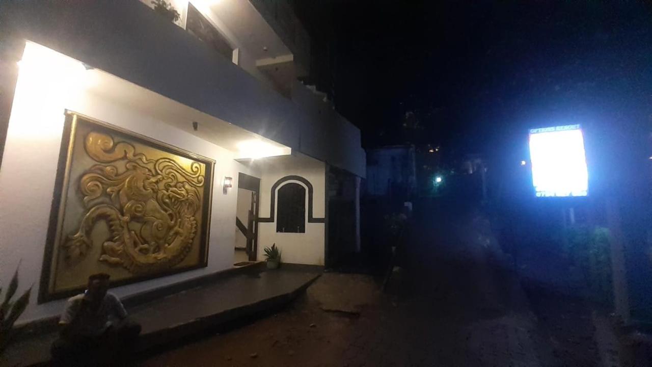 Mount Laveniya Options Resorts