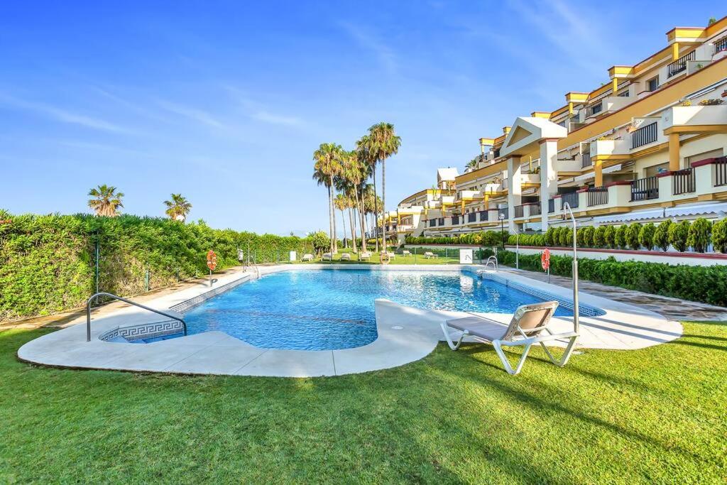 Modern beach studio in Elviria, close to amenities! view 4