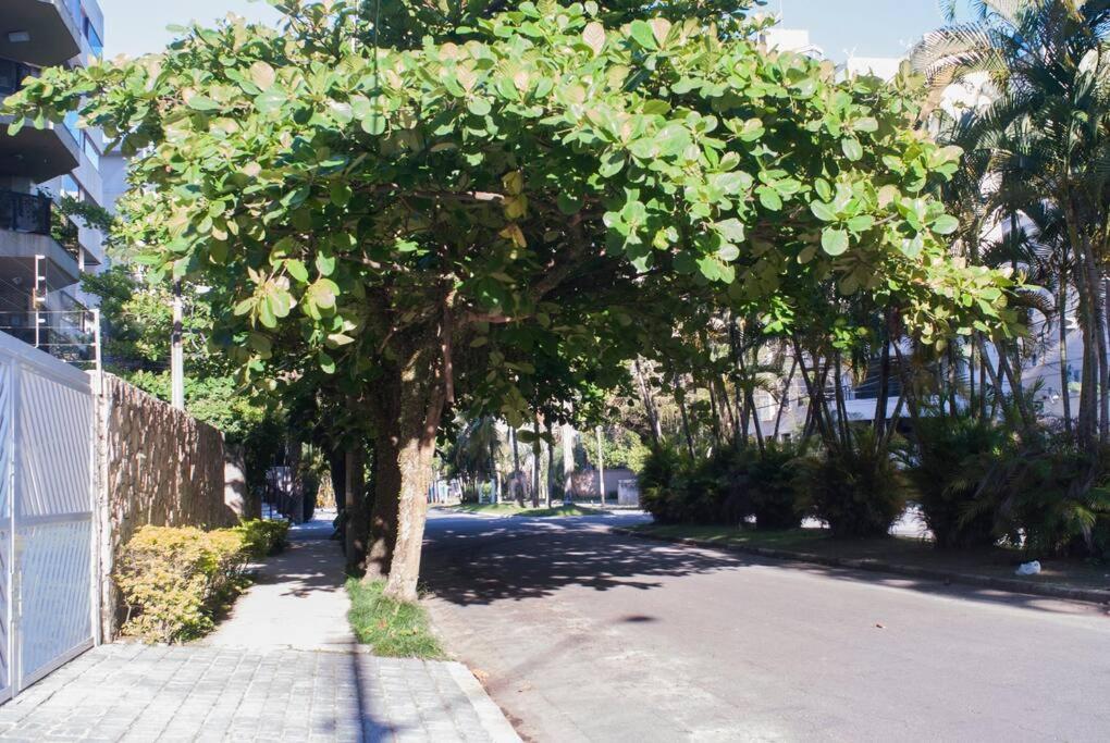 Apto Espaçoso na Praia da Enseada