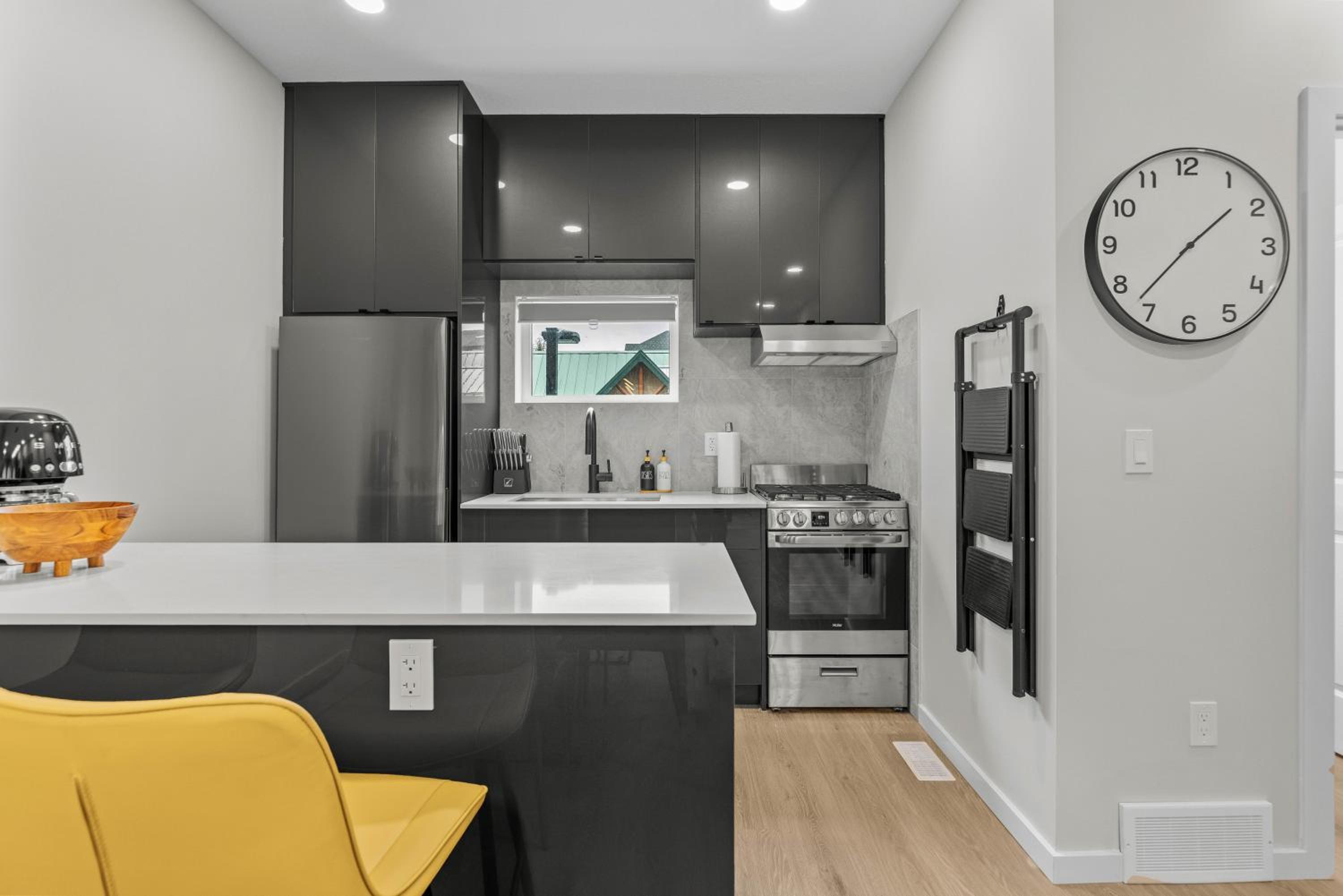 ML4- Private Rooftop Hot Tub Oasis- Entire townhouse with MTN View
