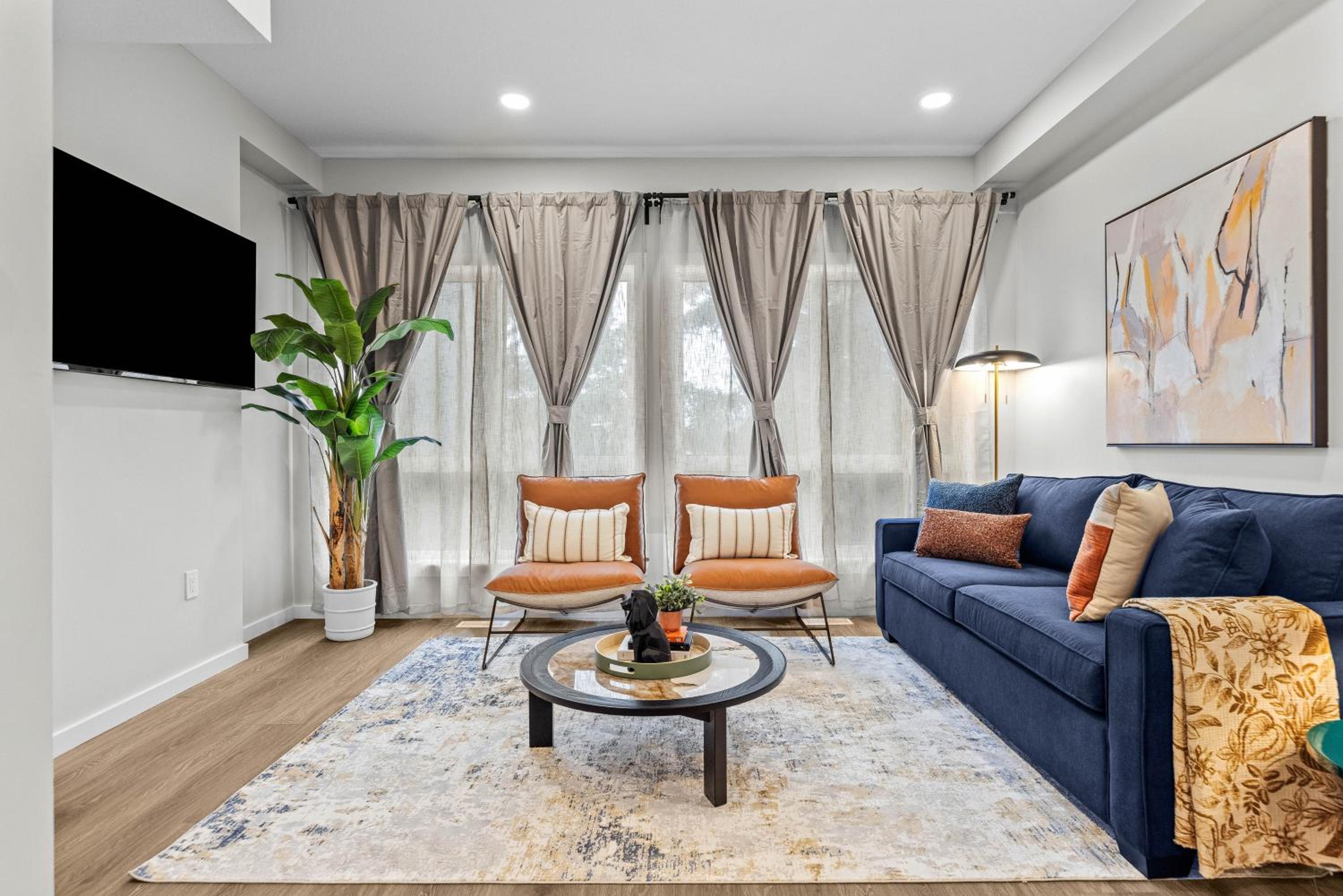 ML4- Private Rooftop Hot Tub Oasis- Entire townhouse with MTN View