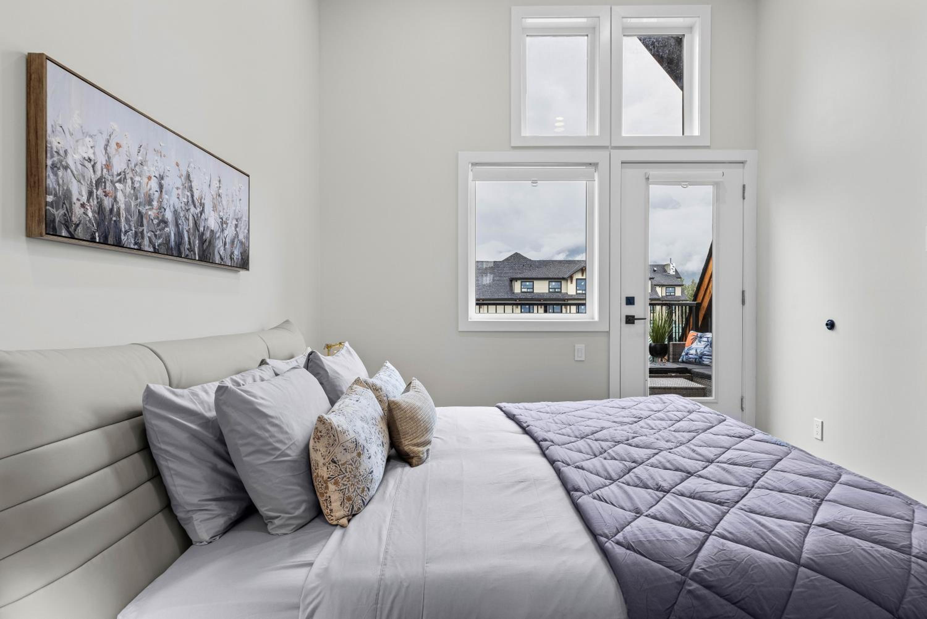 ML4- Private Rooftop Hot Tub Oasis- Entire townhouse with MTN View