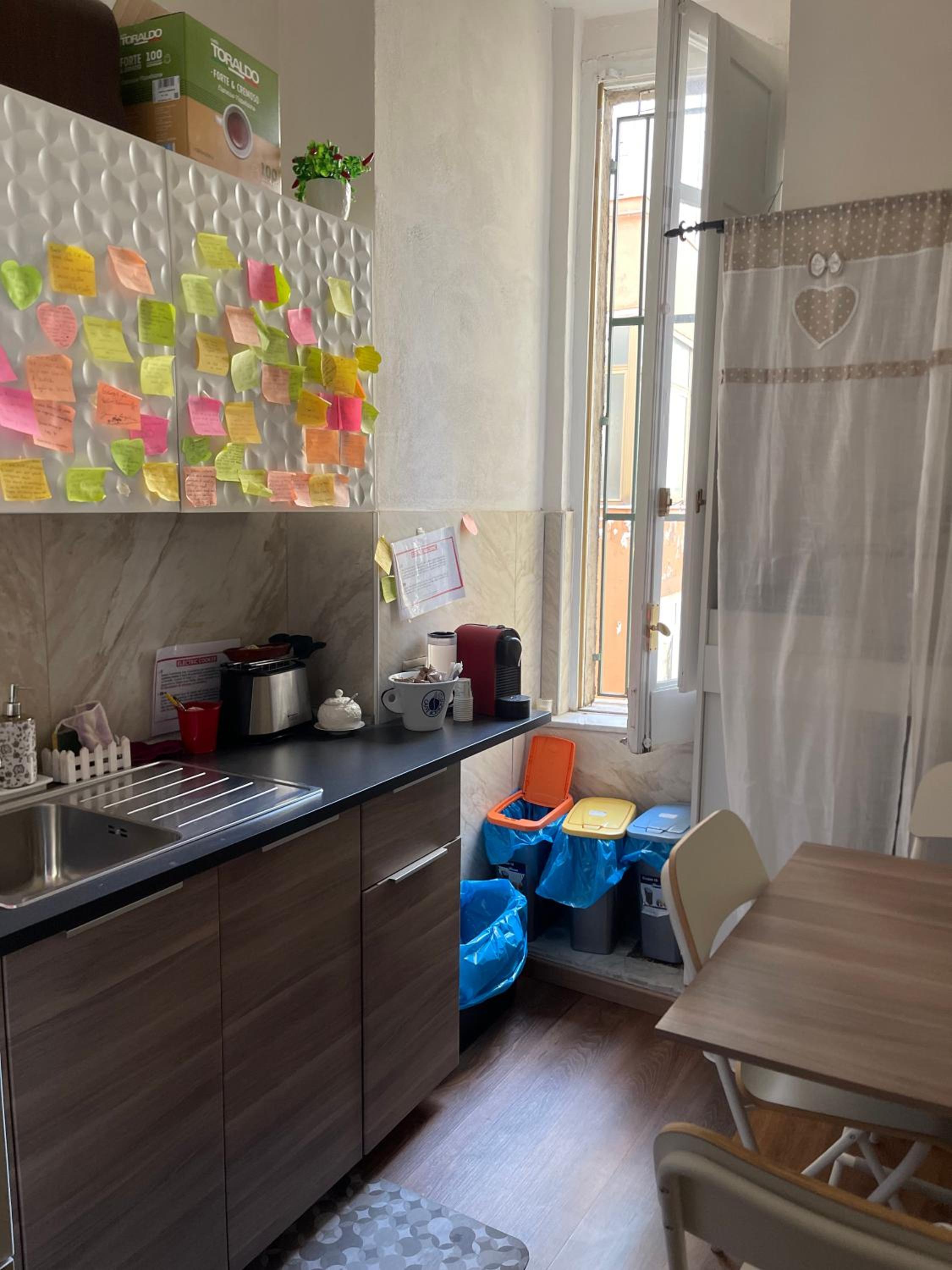 Lesuite en Naples — kitchen