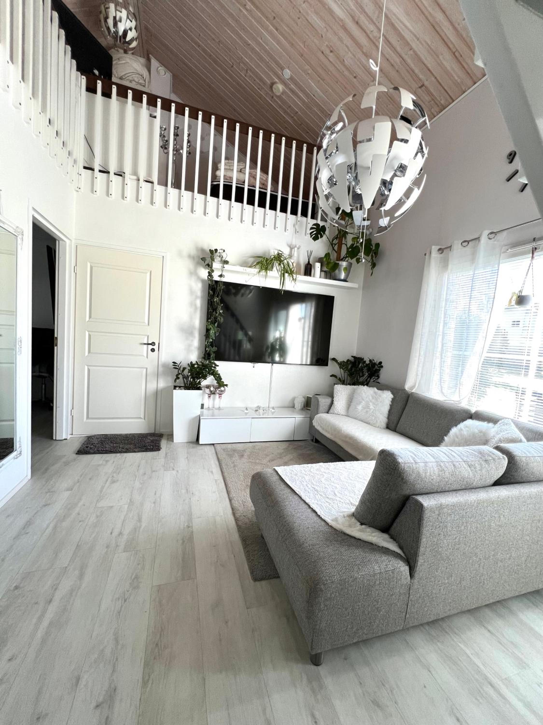 Hopea Villa, Vuokatin ytimessä sisältyy Sauna, ilmainen pysäköinti, Wi-Fi, 55smartTV, omapiha, sopii perheille