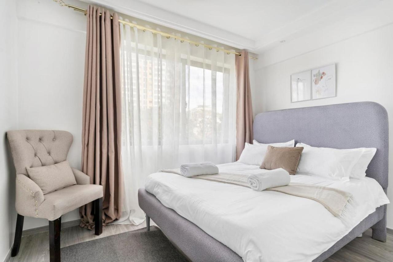 Stylish 2 Bedroom with King Bed, Gym, children playground and Panoramic Views view 4