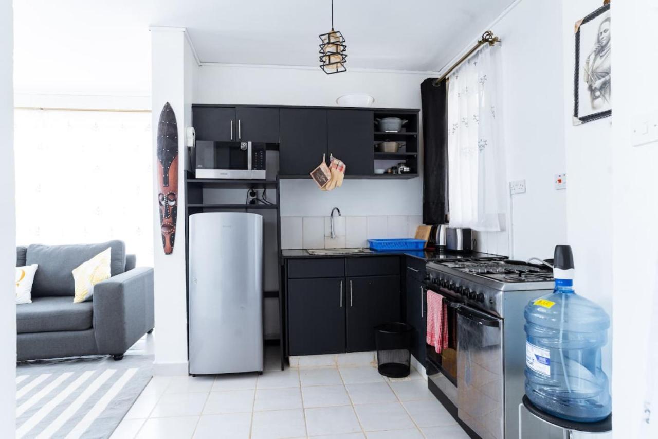 Blissful and Comfy 1 bedroom apartment with Pool ,Netflix and Gym view 4