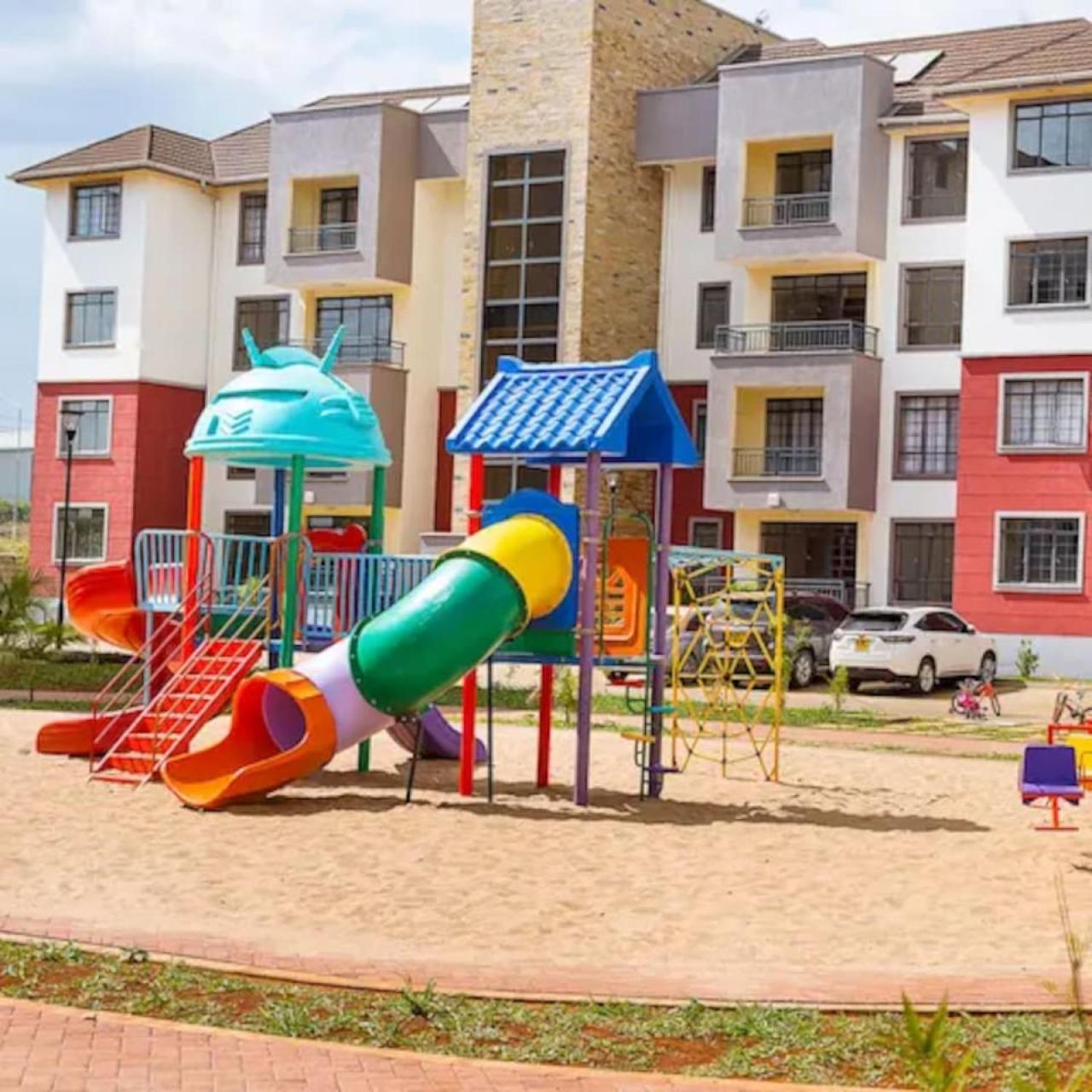 Elegant 2 Bedroom with Gym,Pool Access and Fast Wifi view 2